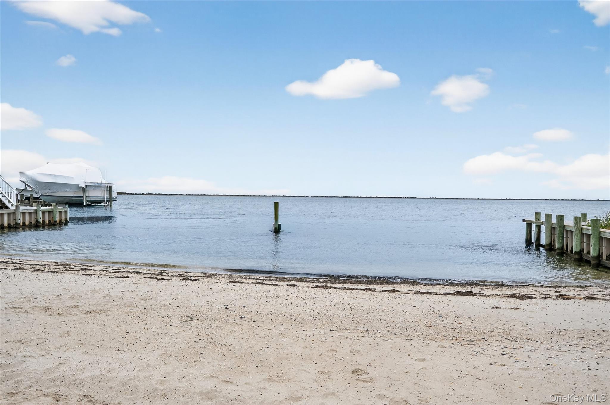 #2 photo, 88 Bayview Avenue, サフォーク郡 Lindenhurst , NY 11757