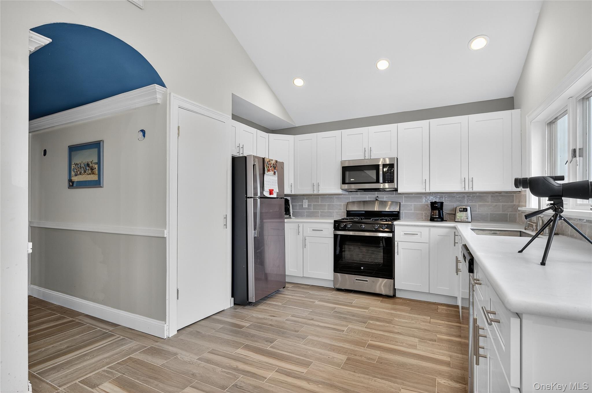 #6 photo, 88 Bayview Avenue, サフォーク郡 Lindenhurst , NY 11757