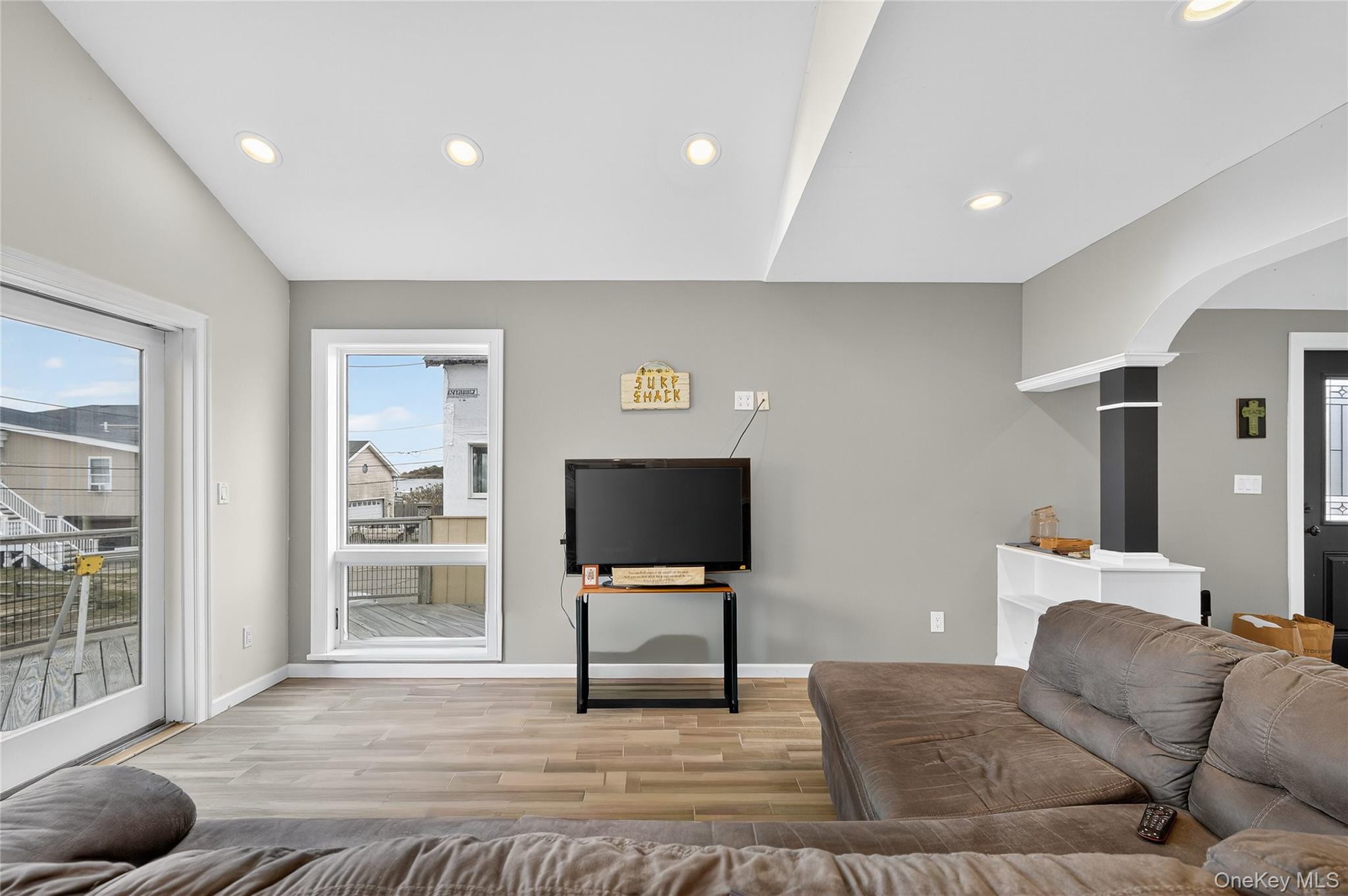 #9 photo, 88 Bayview Avenue, サフォーク郡 Lindenhurst , NY 11757