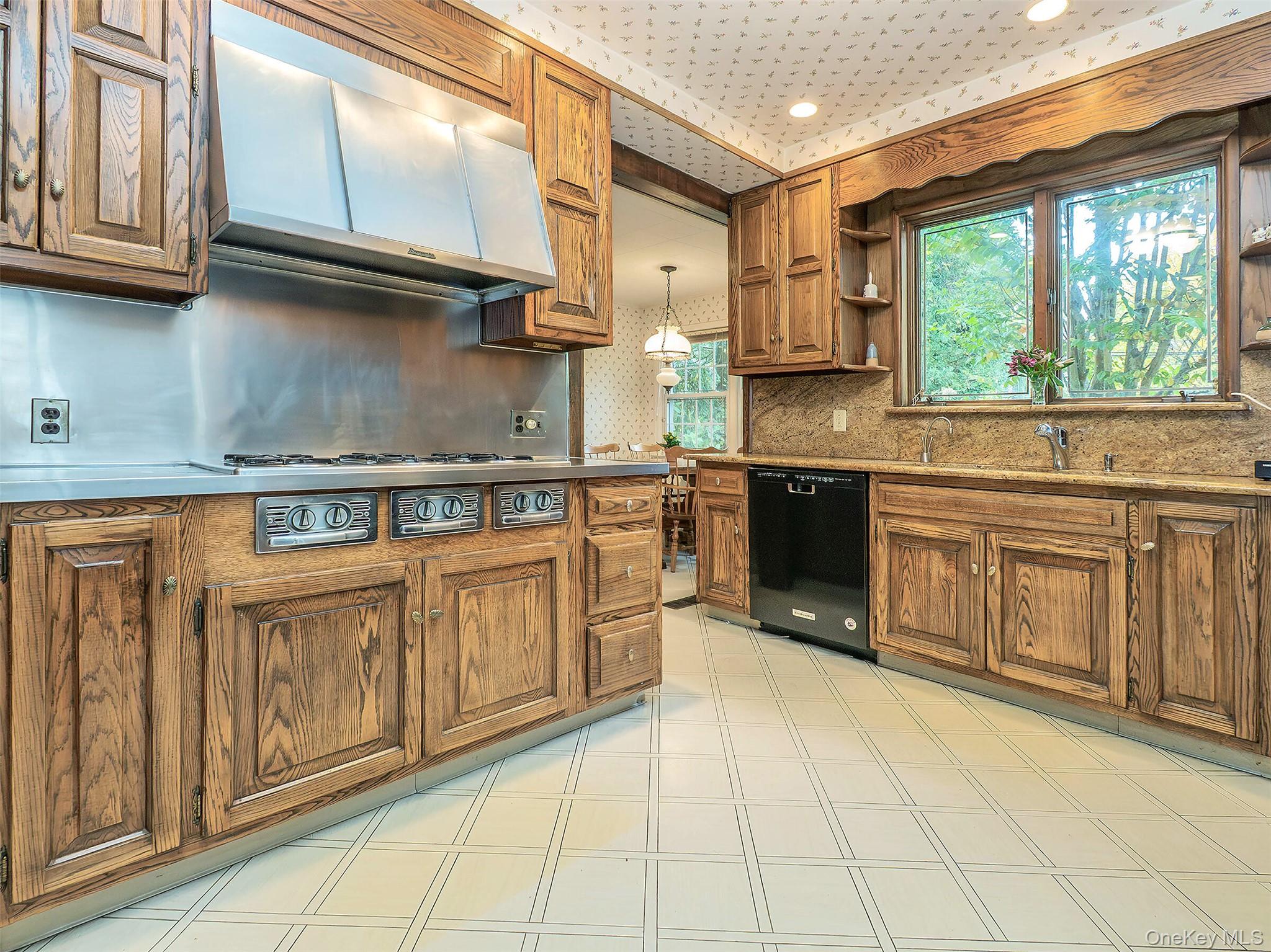 #14 photo, 38 Wensley Drive, ナッソー郡 Great Neck , NY 11021