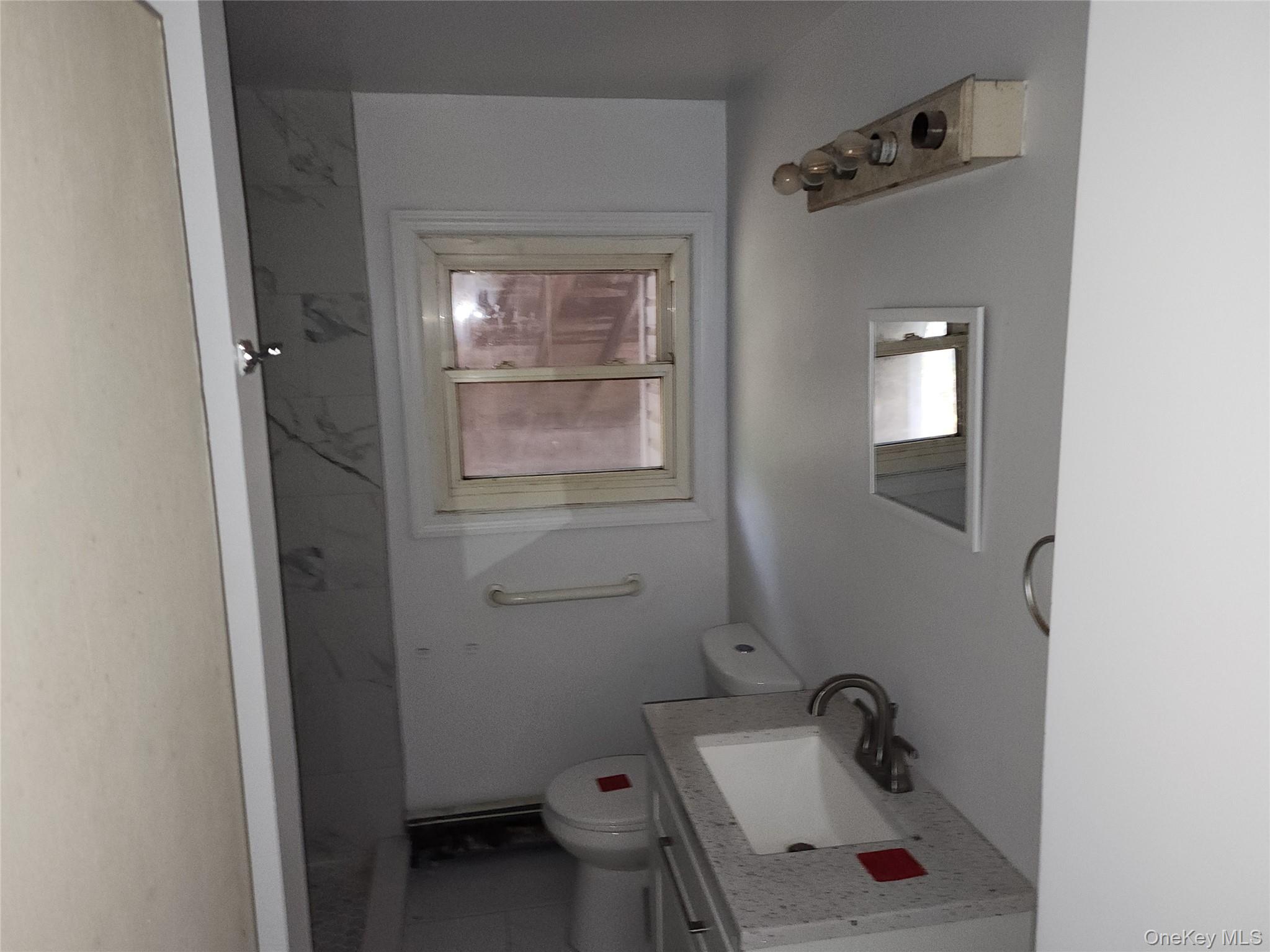 #12 photo, 48 Hawkins Road, サフォーク郡 Centereach , NY 11720