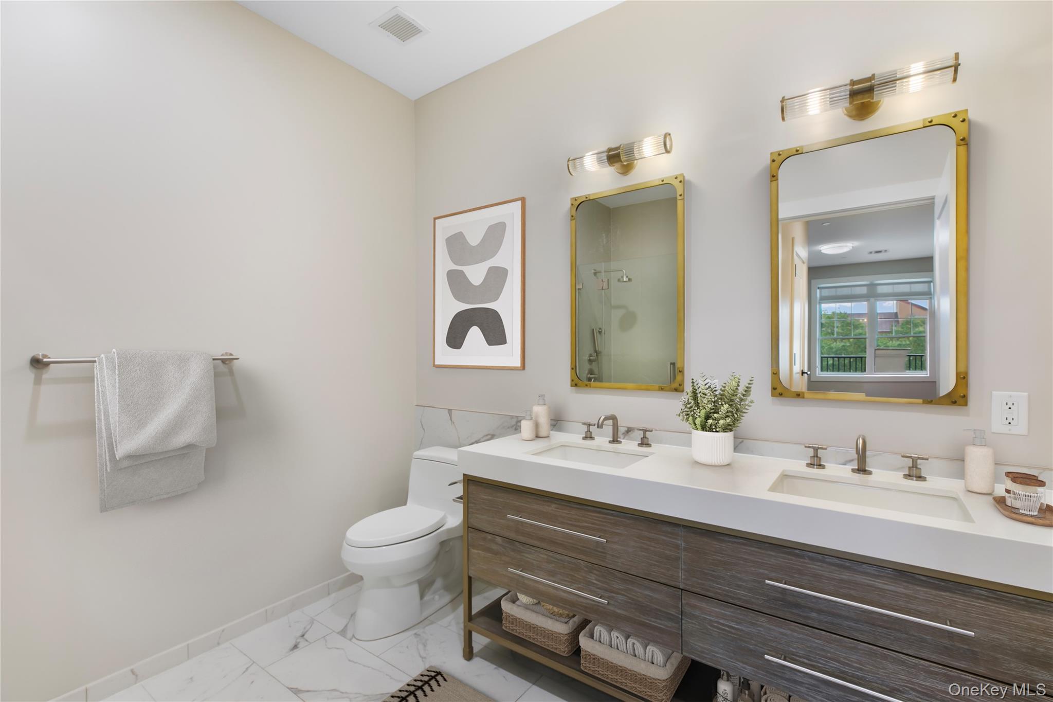 #5 photo, 990 Corporate Drive, ナッソー郡 Westbury , NY 11590