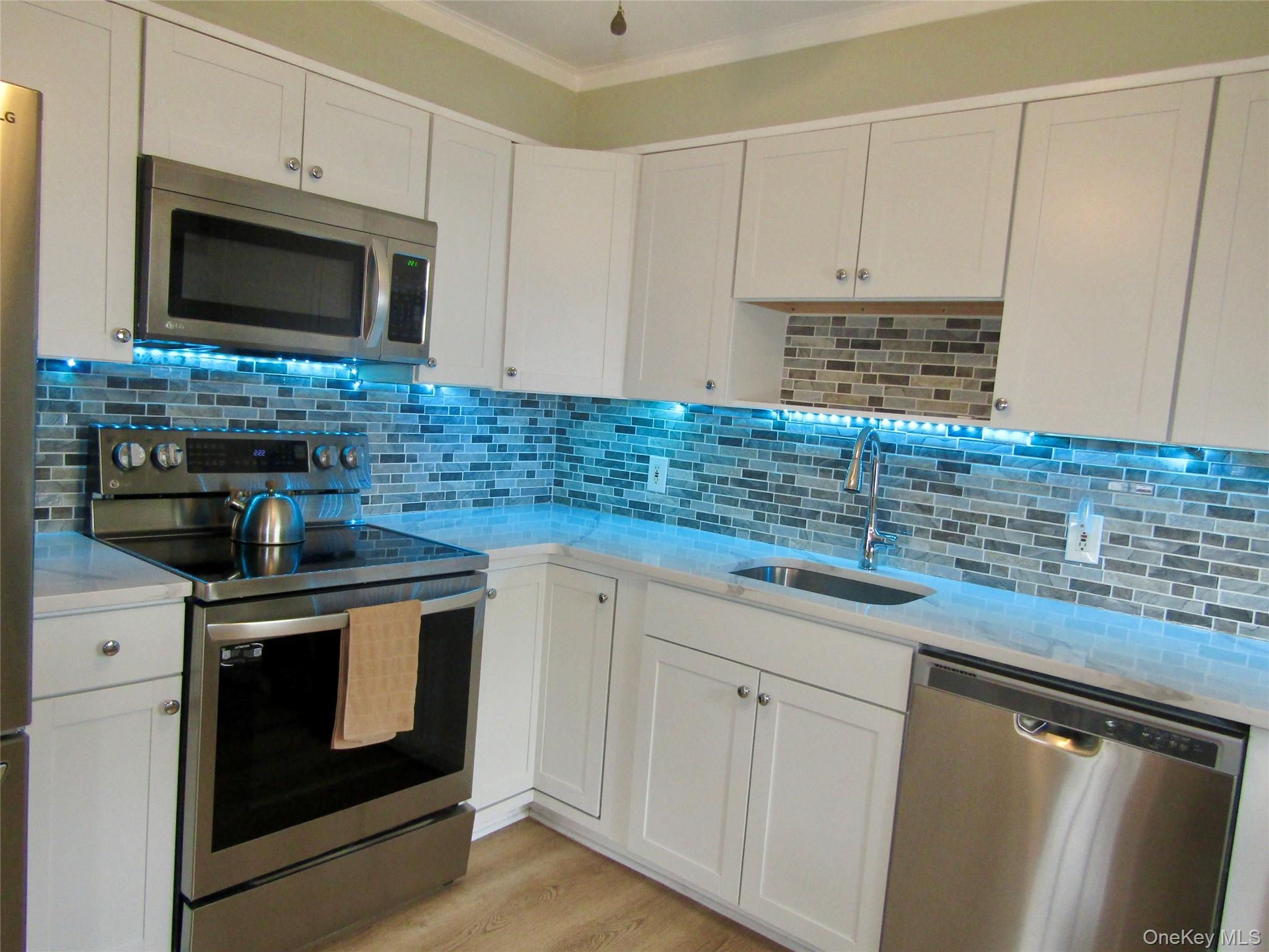 #10 photo, 25 Pinetree Lane, ナッソー郡 Levittown , NY 11756