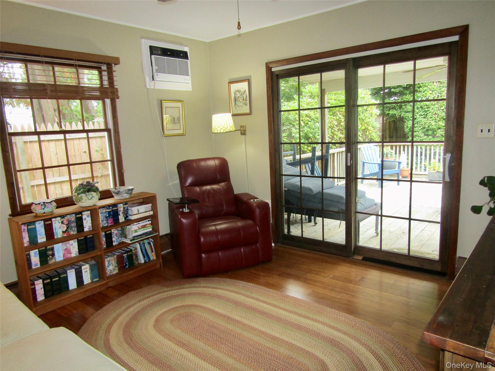 #15 photo, 25 Pinetree Lane, ナッソー郡 Levittown , NY 11756