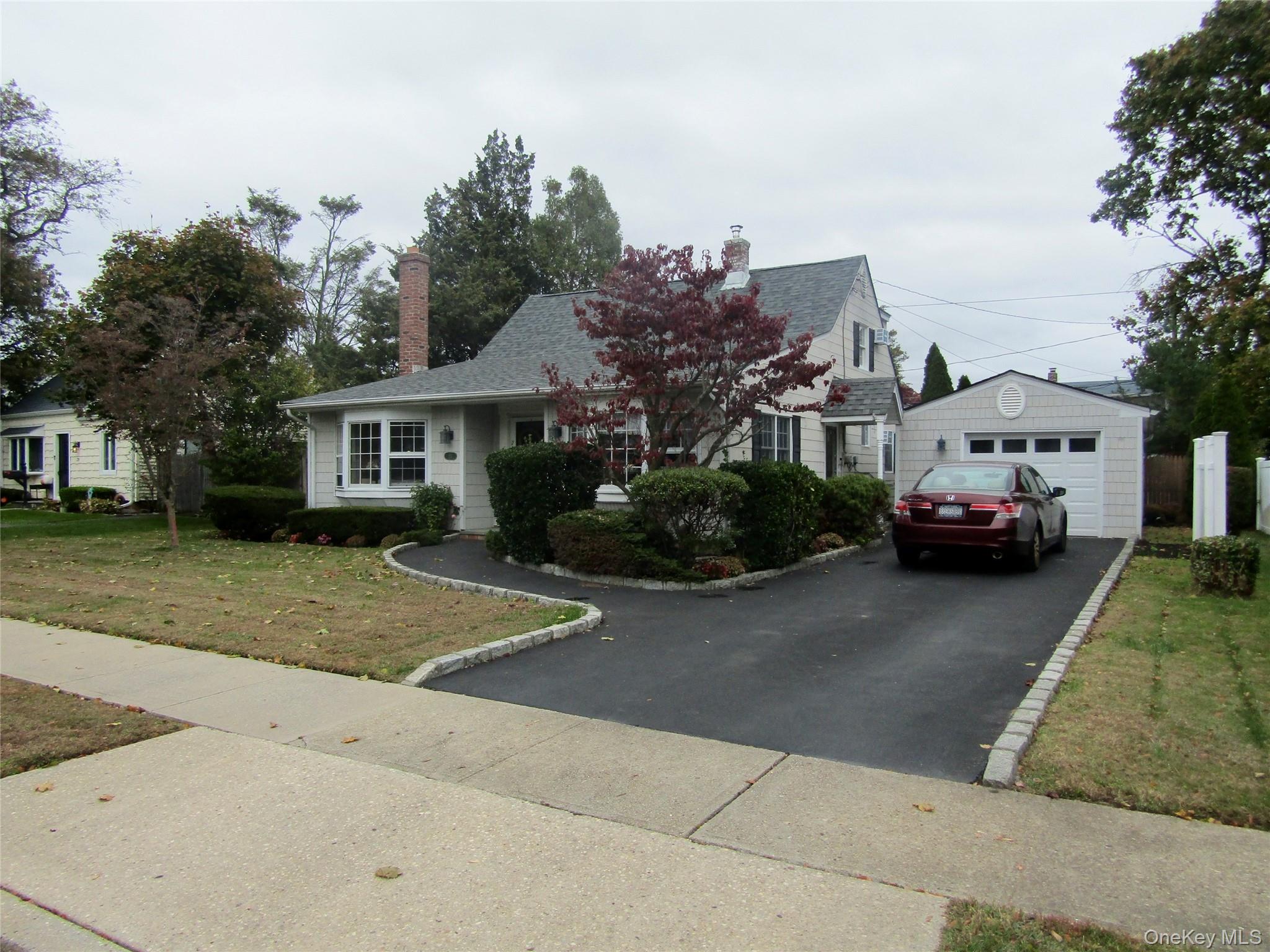 #3 photo, 25 Pinetree Lane, ナッソー郡 Levittown , NY 11756