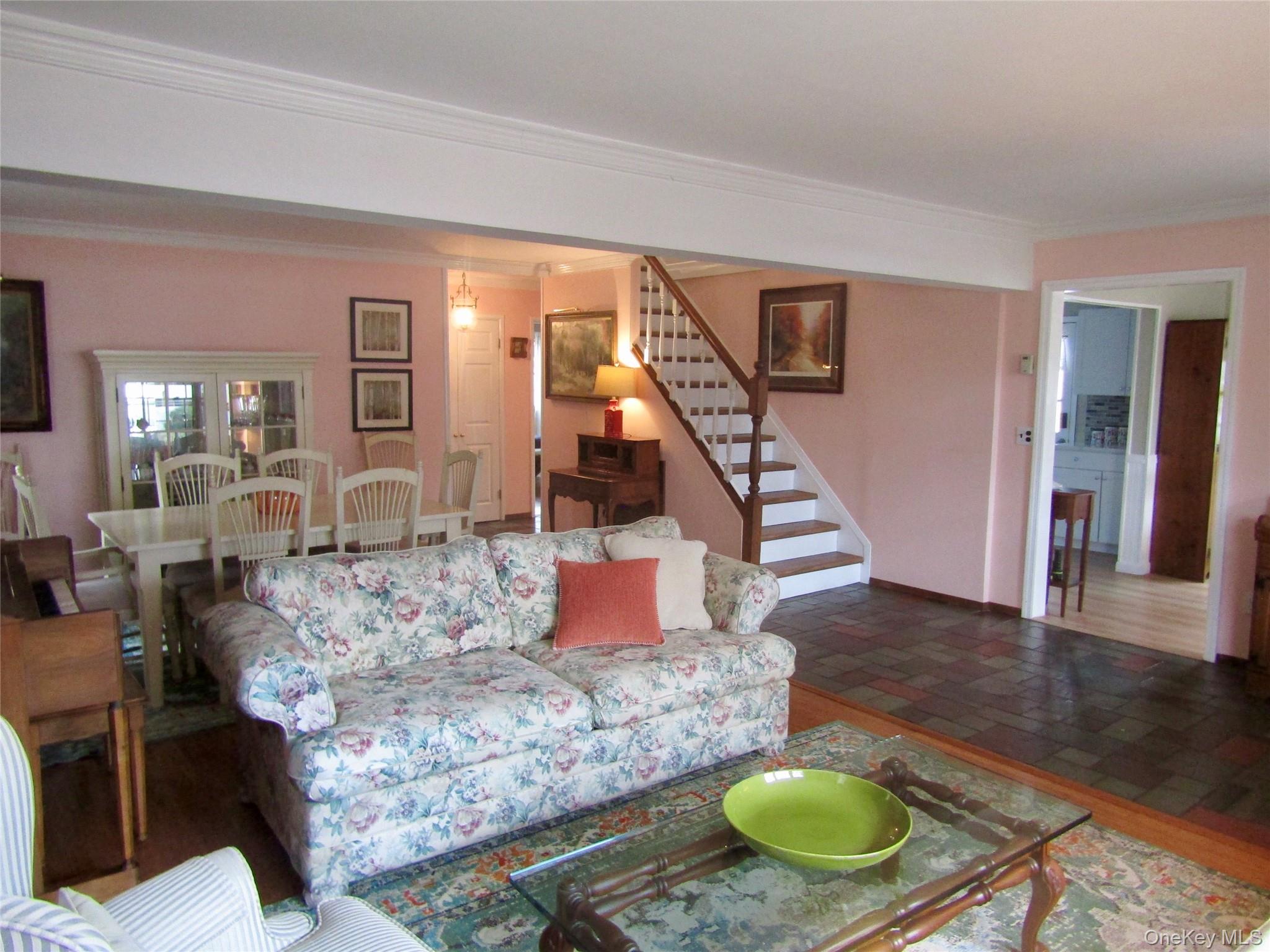 #5 photo, 25 Pinetree Lane, ナッソー郡 Levittown , NY 11756