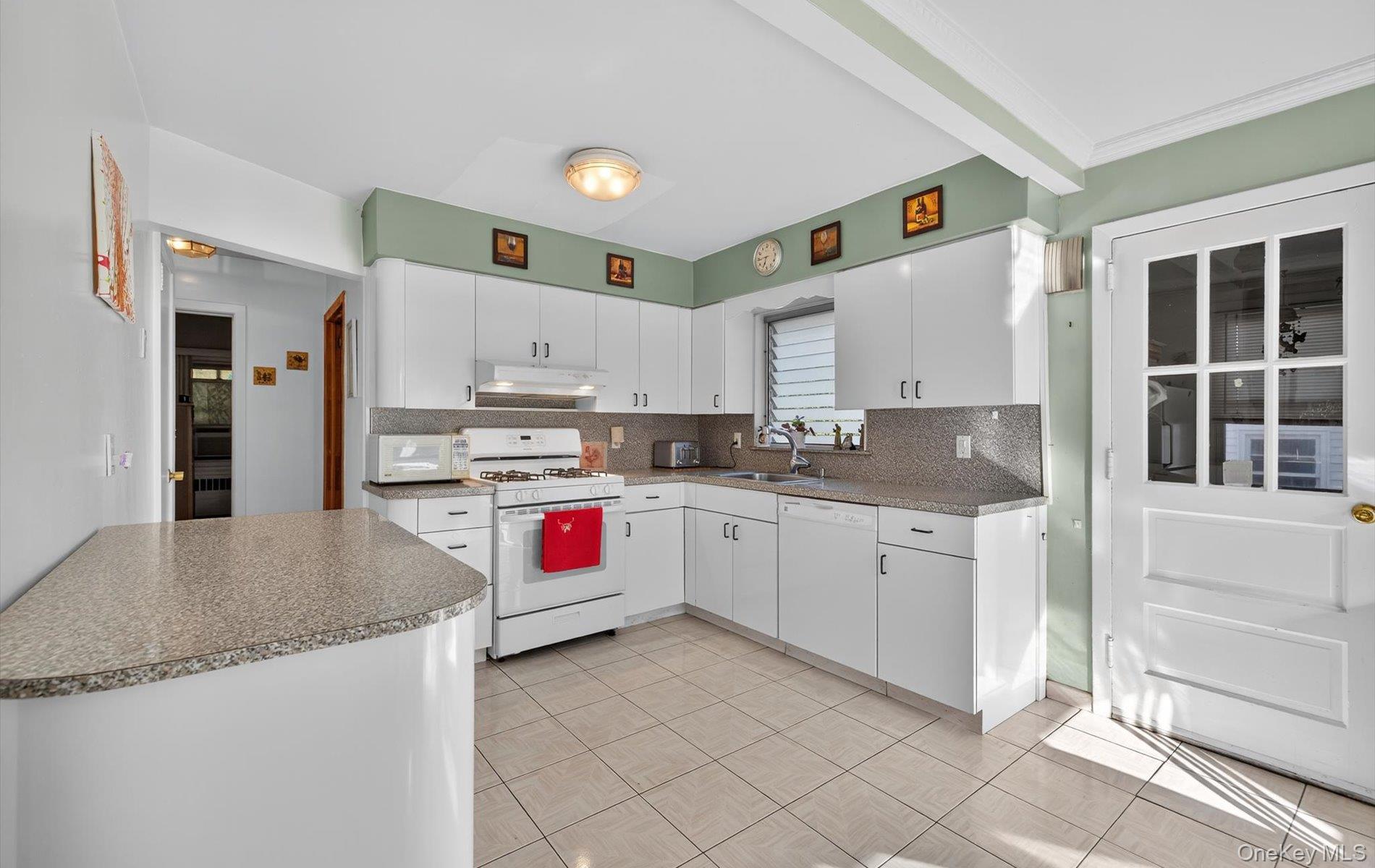 #11 photo, 169 W Valley Stream Boulevard, ナッソー郡 Valley Stream , NY 11580