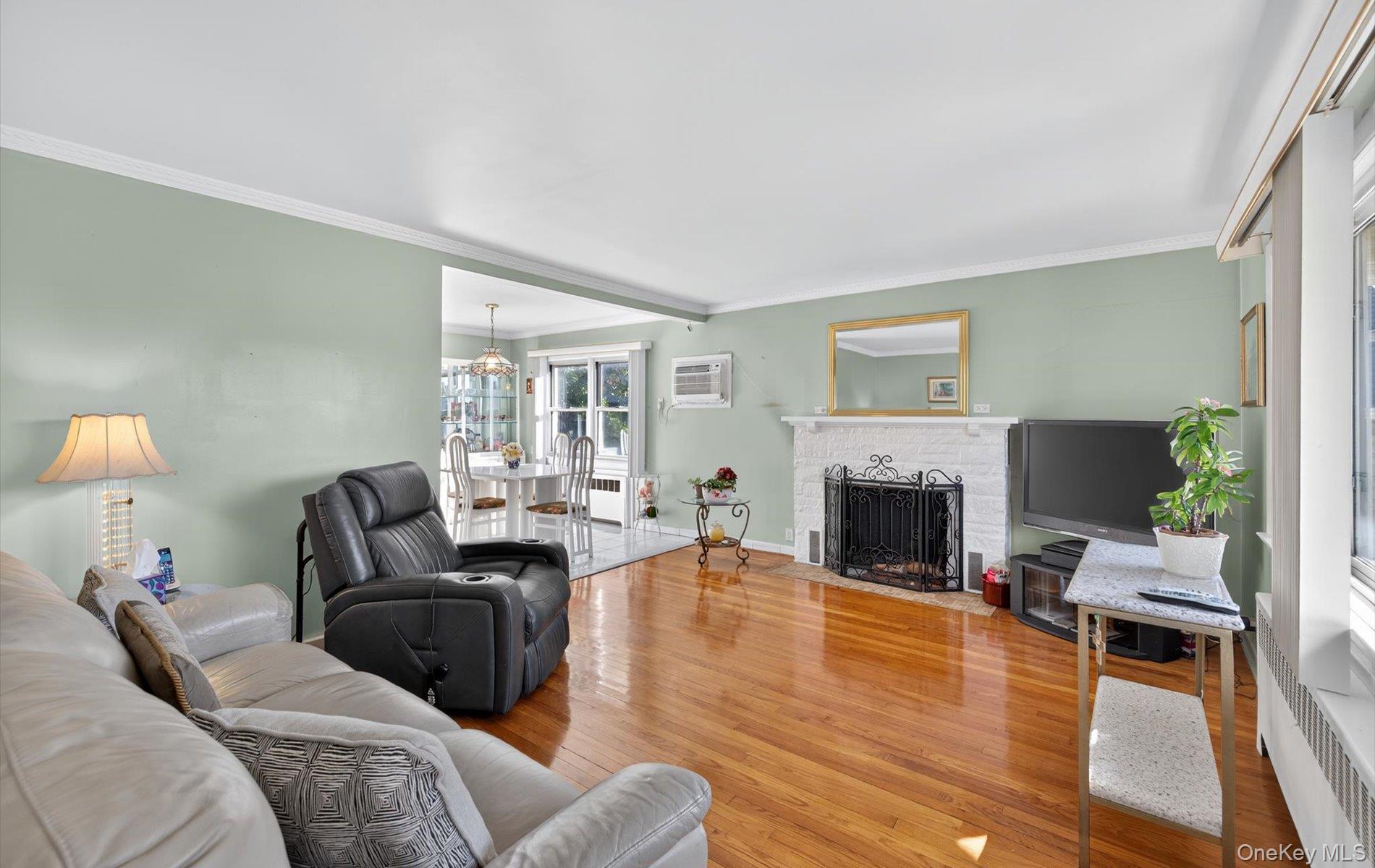 #8 photo, 169 W Valley Stream Boulevard, ナッソー郡 Valley Stream , NY 11580