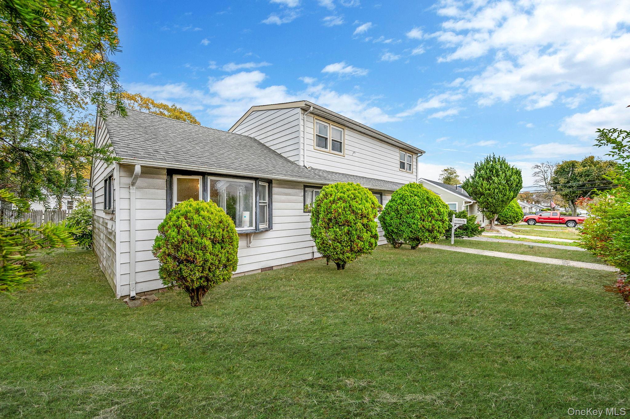 #3 photo, 38 Somerset Road, サフォーク郡 Amityville , NY 11701