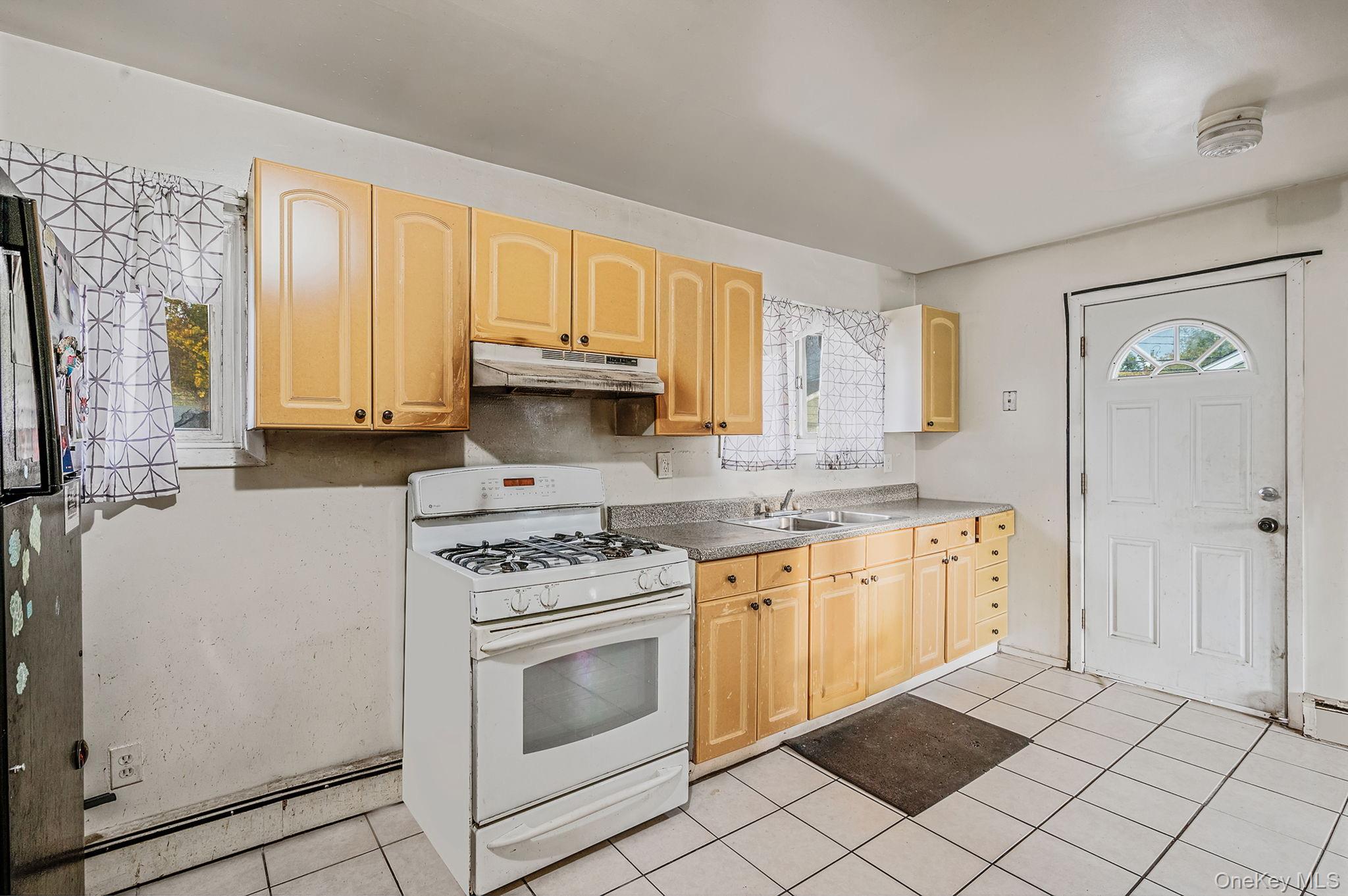 #6 photo, 38 Somerset Road, サフォーク郡 Amityville , NY 11701