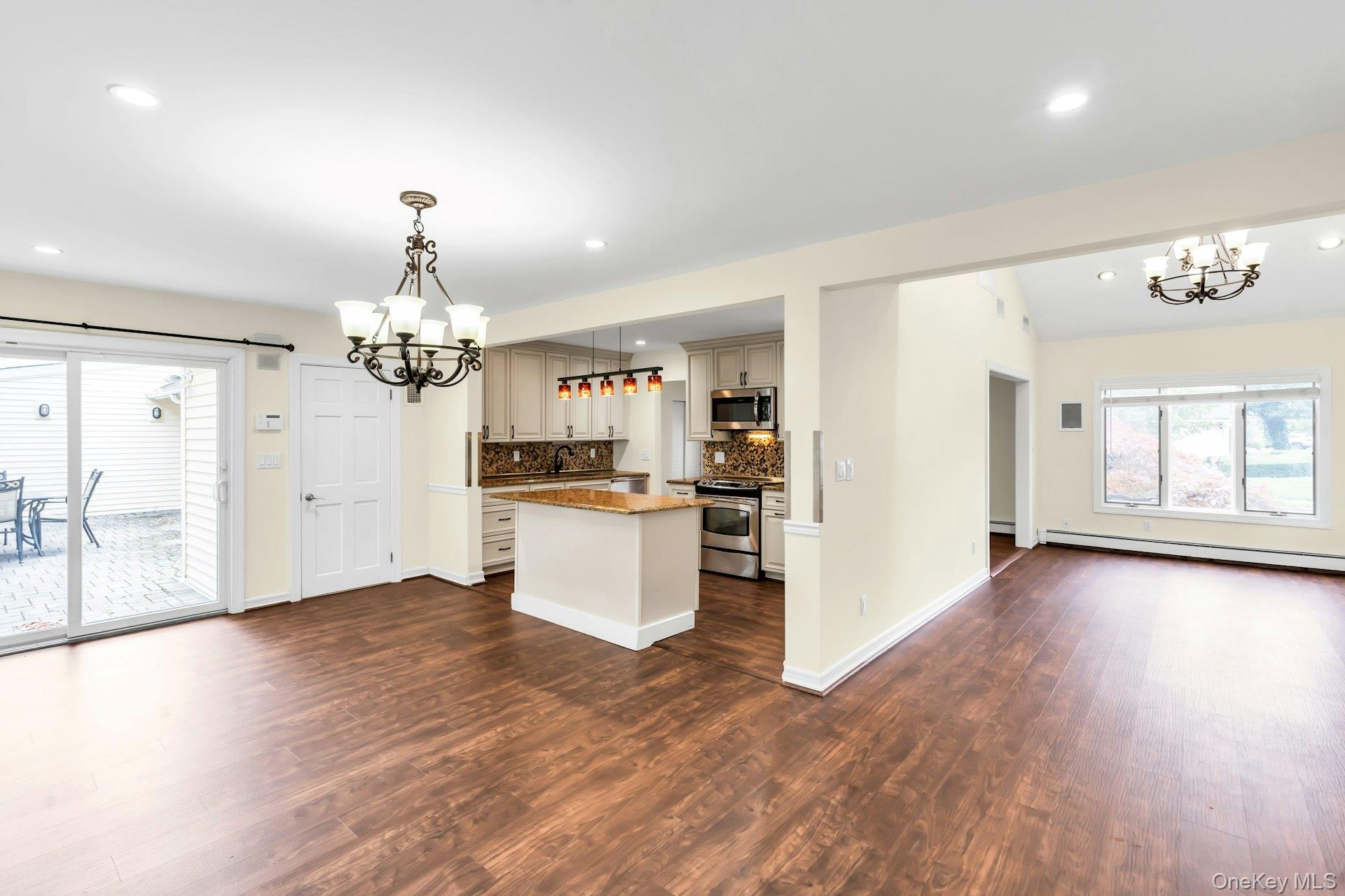 #12 photo, 4 Greenway Drive, Syosset , NY 11791