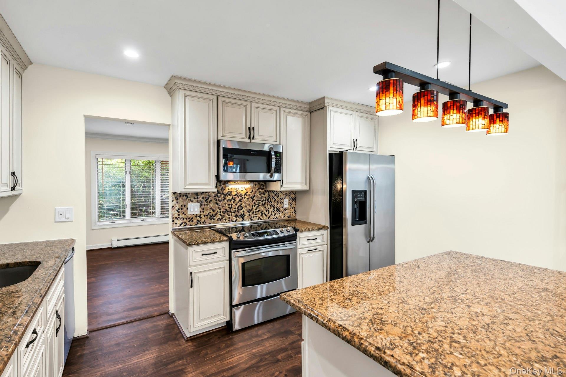 #13 photo, 4 Greenway Drive, Syosset , NY 11791