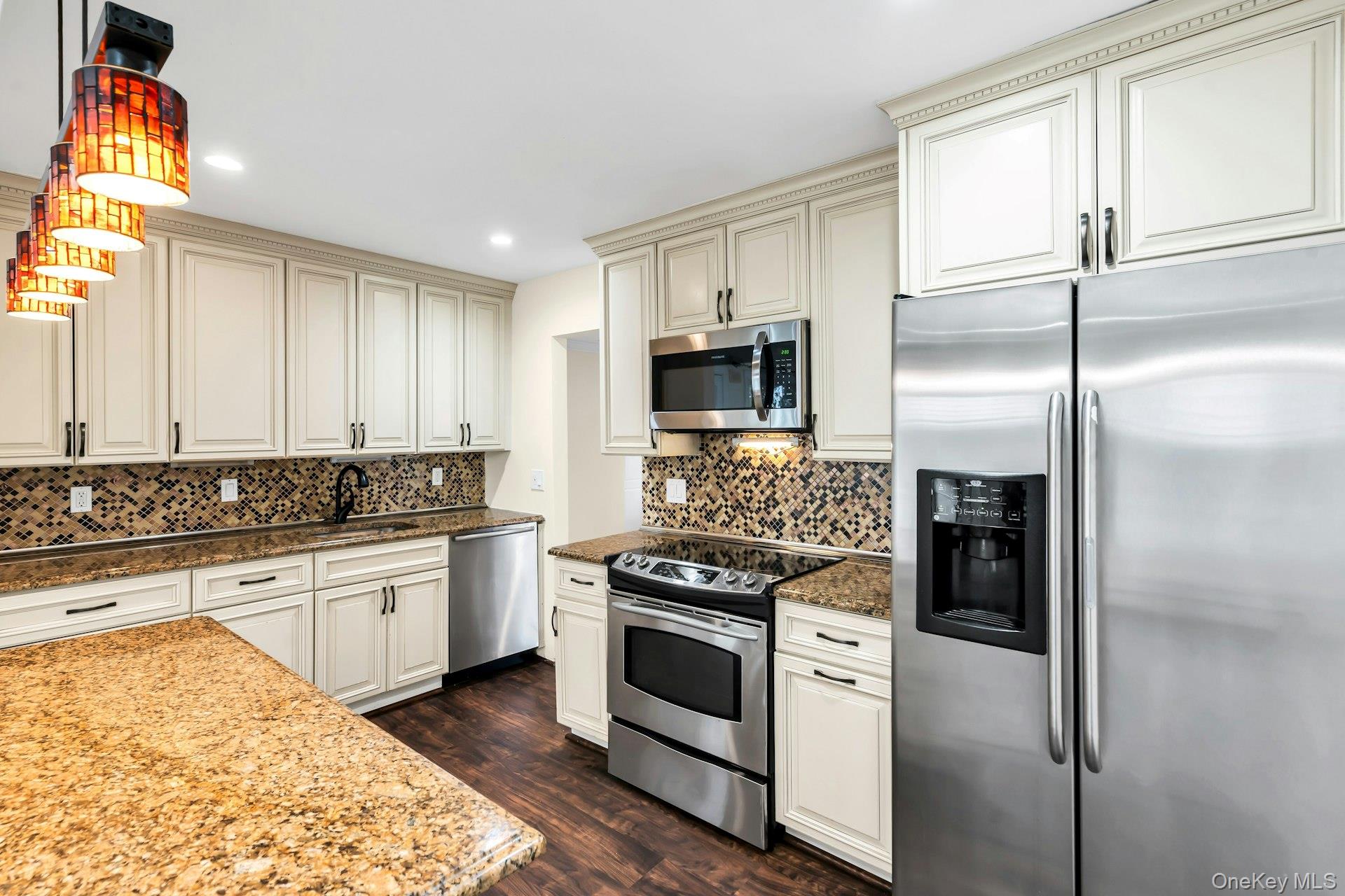 #14 photo, 4 Greenway Drive, Syosset , NY 11791