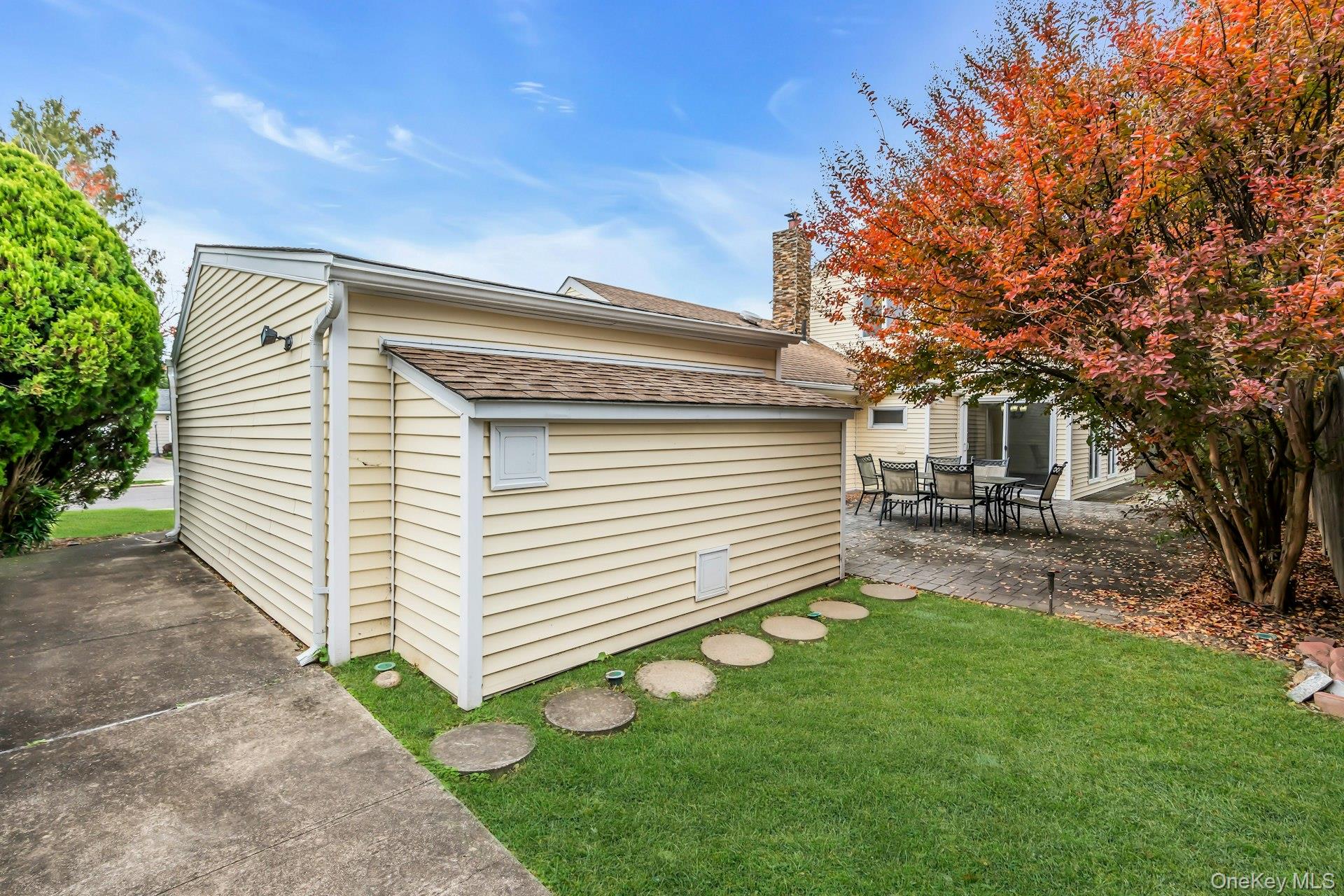 #17 photo, 4 Greenway Drive, Syosset , NY 11791