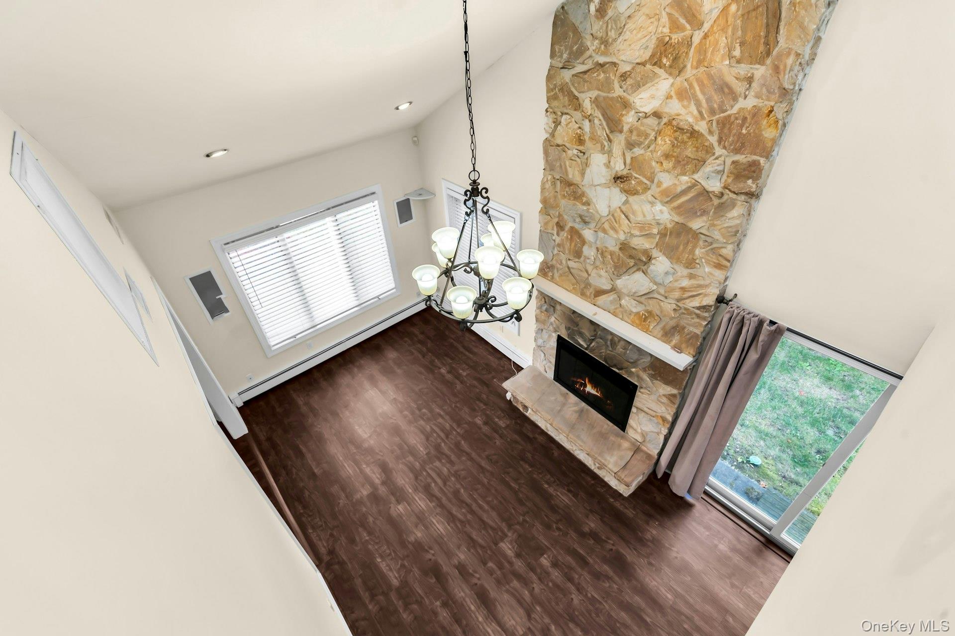 #9 photo, 4 Greenway Drive, Syosset , NY 11791