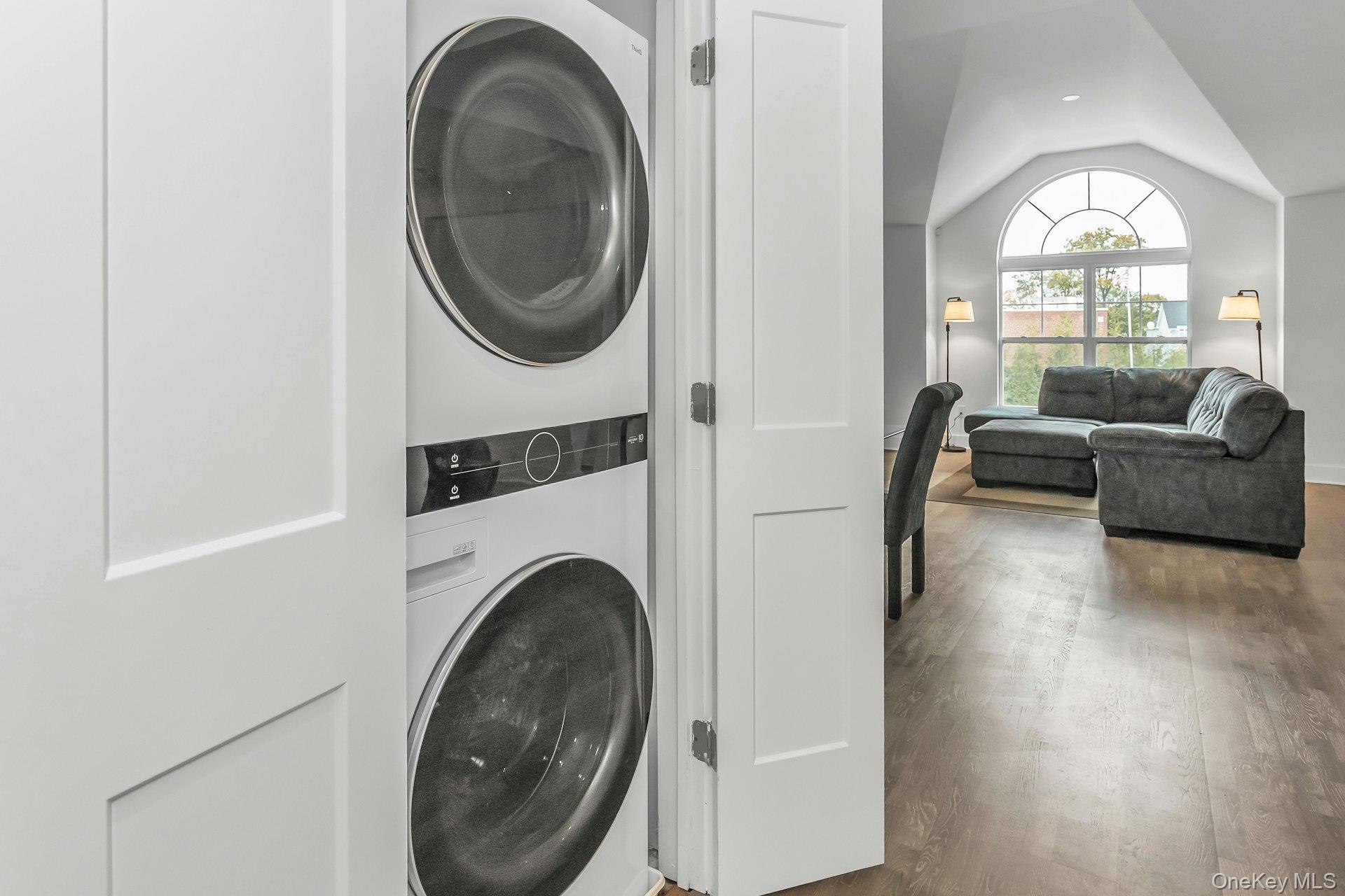 #13 photo, 512 Breton Way, ナッソー郡 Glen Cove , NY 11542