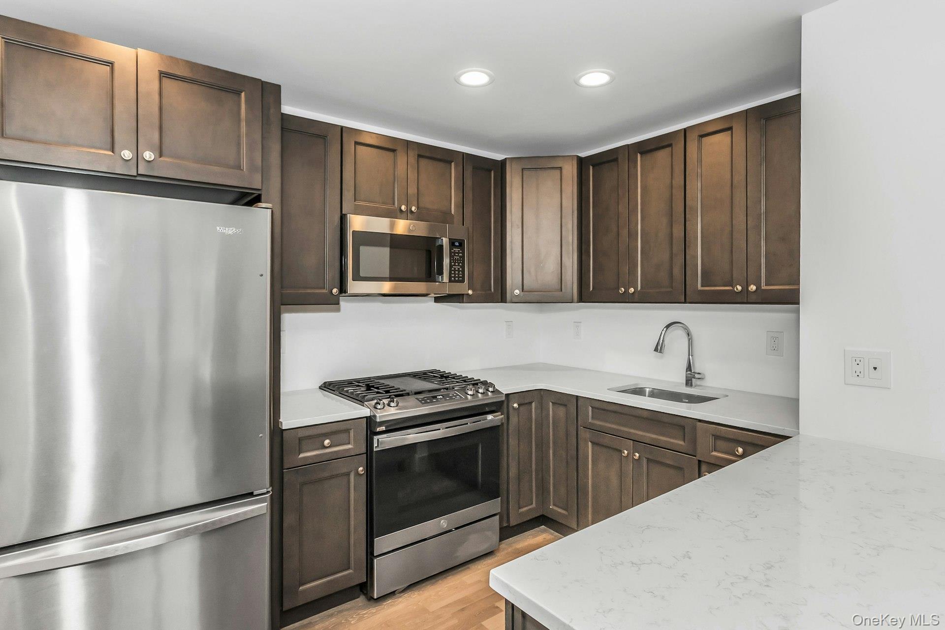 #6 photo, 512 Breton Way, ナッソー郡 Glen Cove , NY 11542