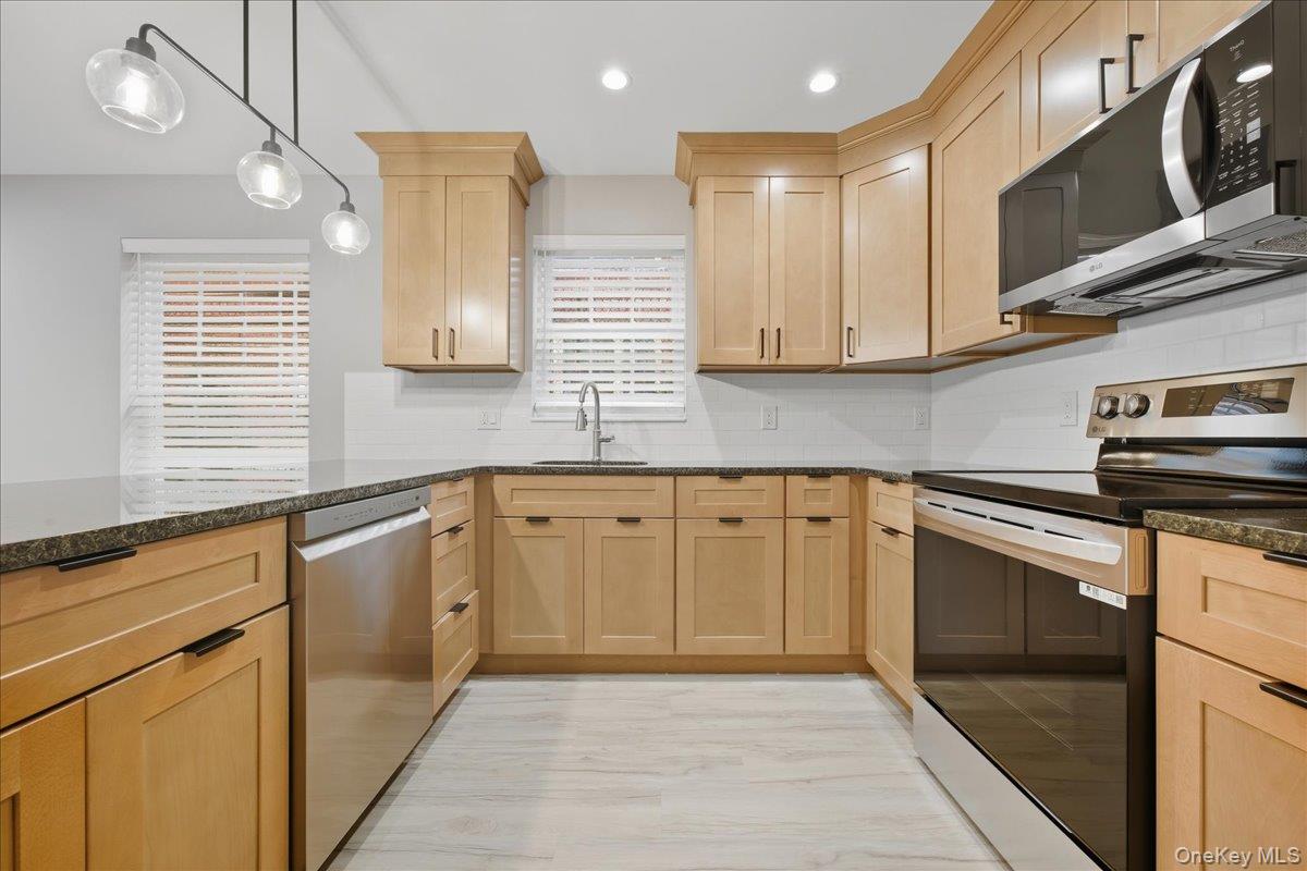 #9 photo, 71 N Main Street, ナッソー郡 Freeport , NY 11520