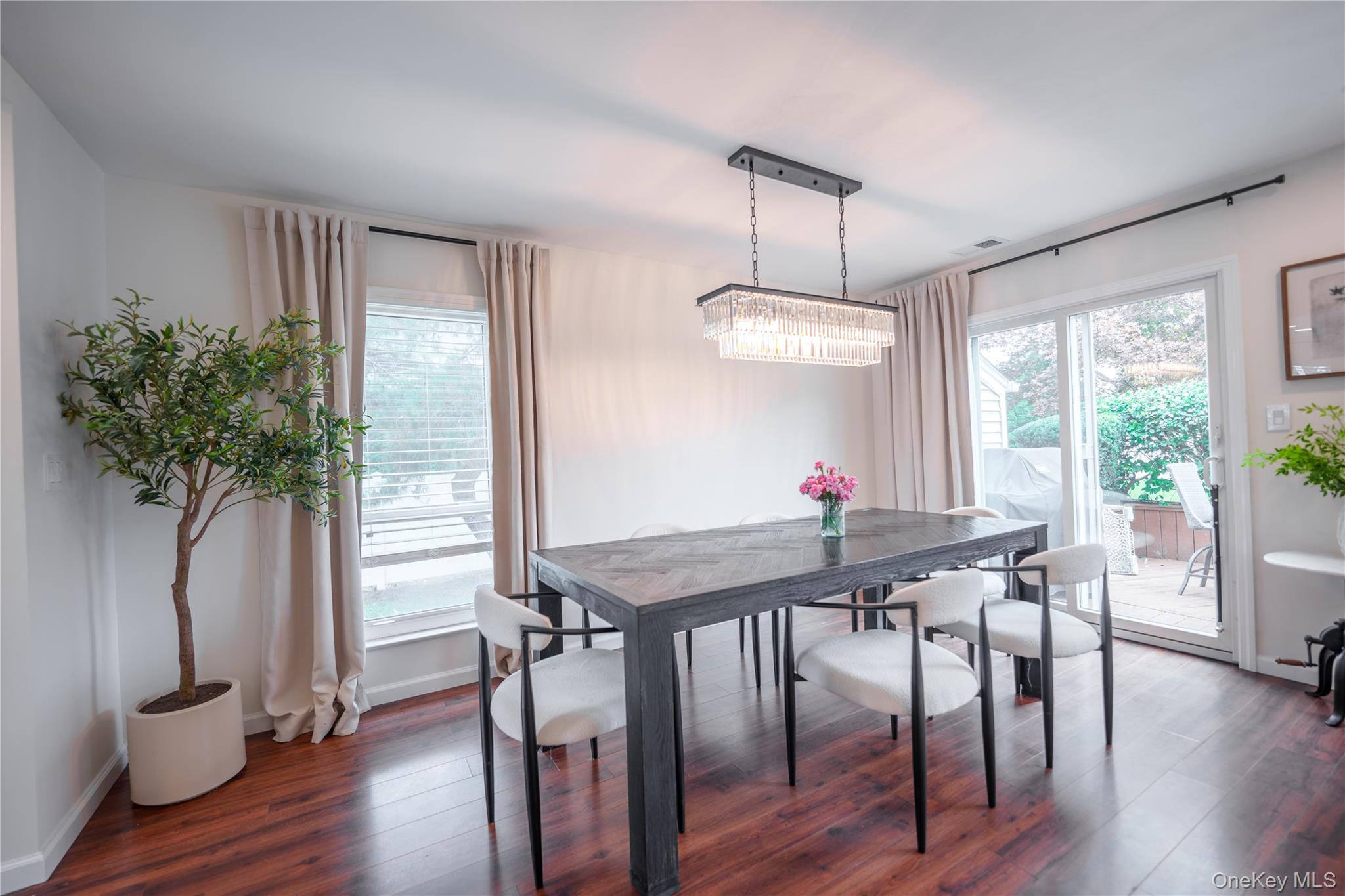 #10 photo, 100 Baker Court, ナッソー郡 Island Park , NY 11558