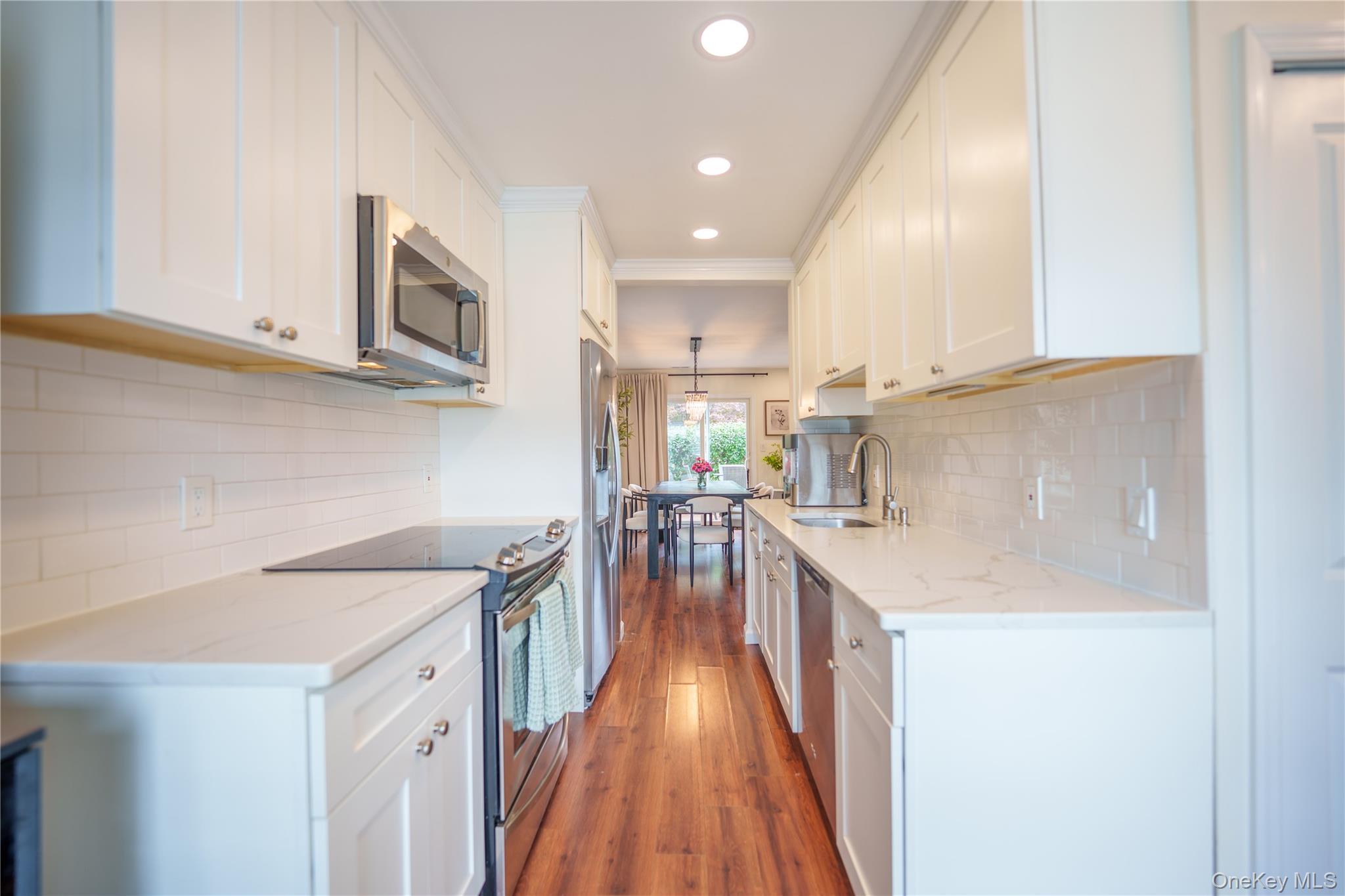 #12 photo, 100 Baker Court, ナッソー郡 Island Park , NY 11558