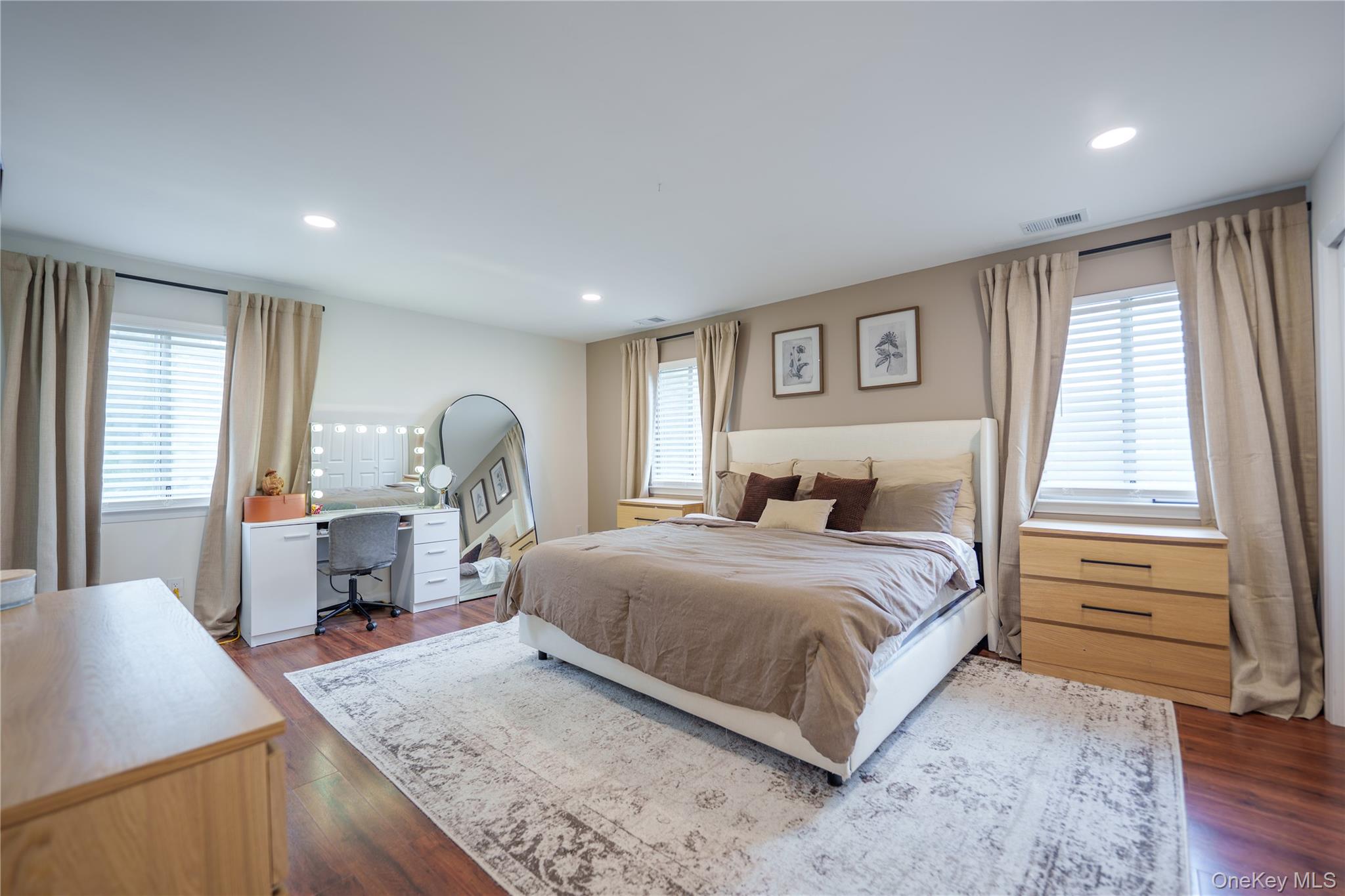 #16 photo, 100 Baker Court, ナッソー郡 Island Park , NY 11558