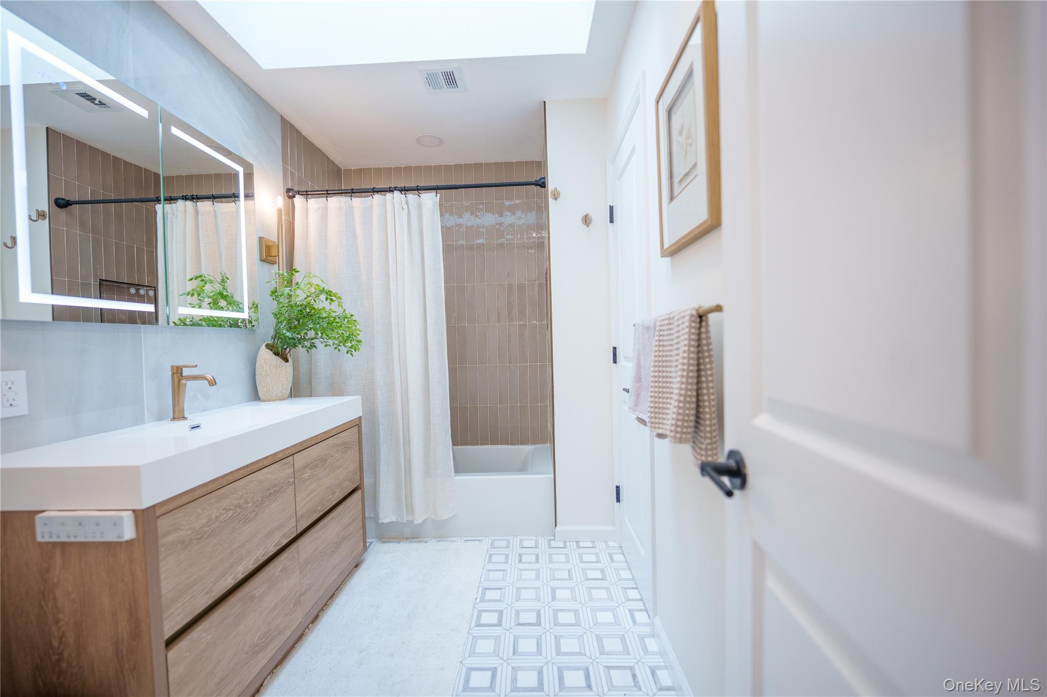 #19 photo, 100 Baker Court, ナッソー郡 Island Park , NY 11558