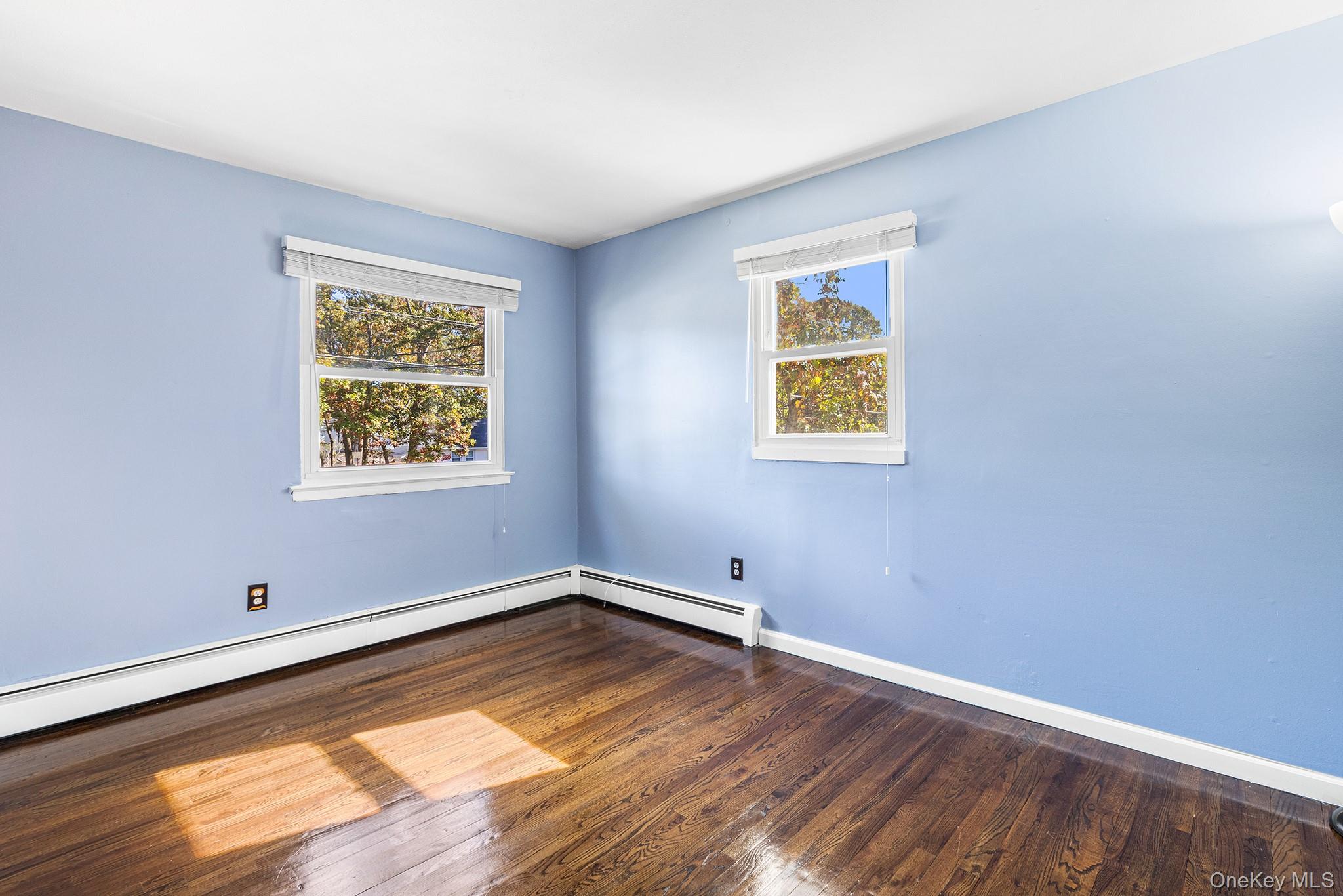 #17 photo, 754 Broadway, サフォーク郡 Brentwood , NY 11717