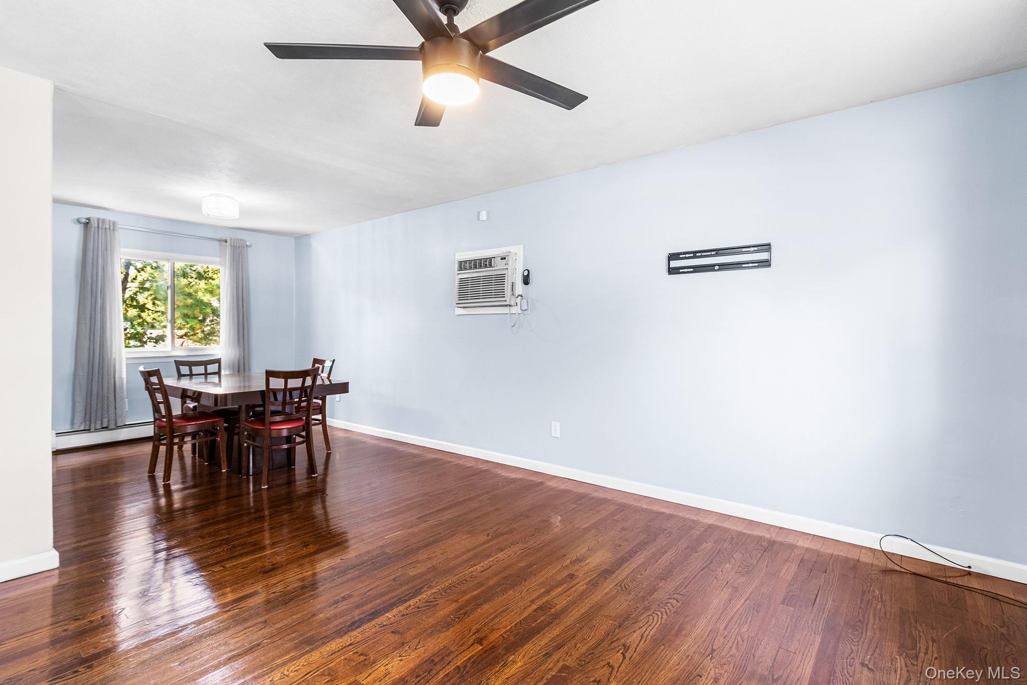 #6 photo, 754 Broadway, サフォーク郡 Brentwood , NY 11717