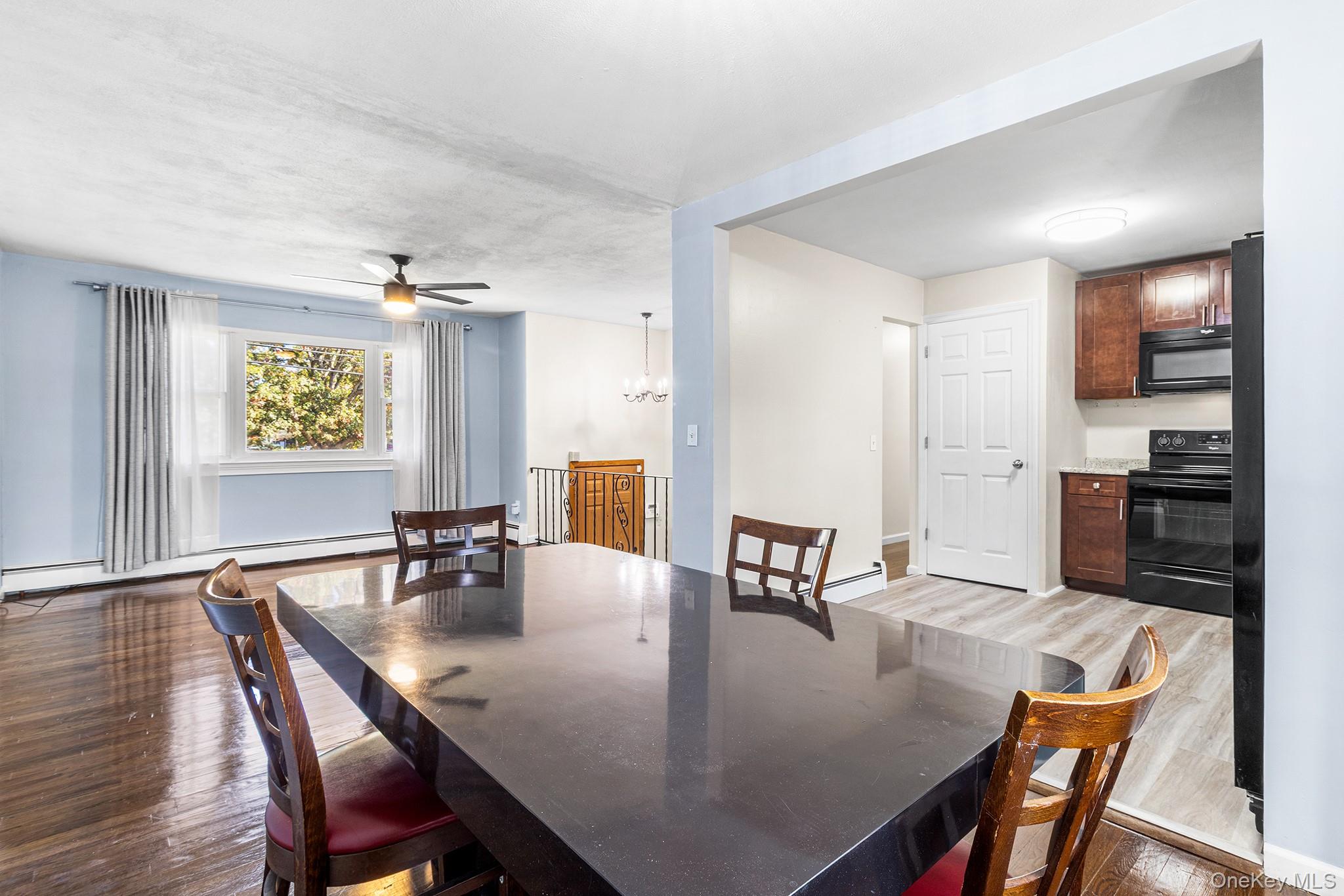 #8 photo, 754 Broadway, サフォーク郡 Brentwood , NY 11717