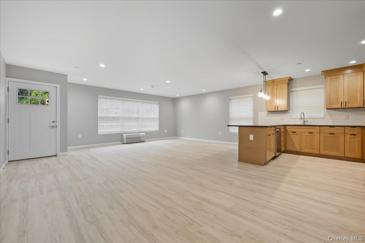 #8 photo, 71 N Main Street, ナッソー郡 Freeport , NY 11520