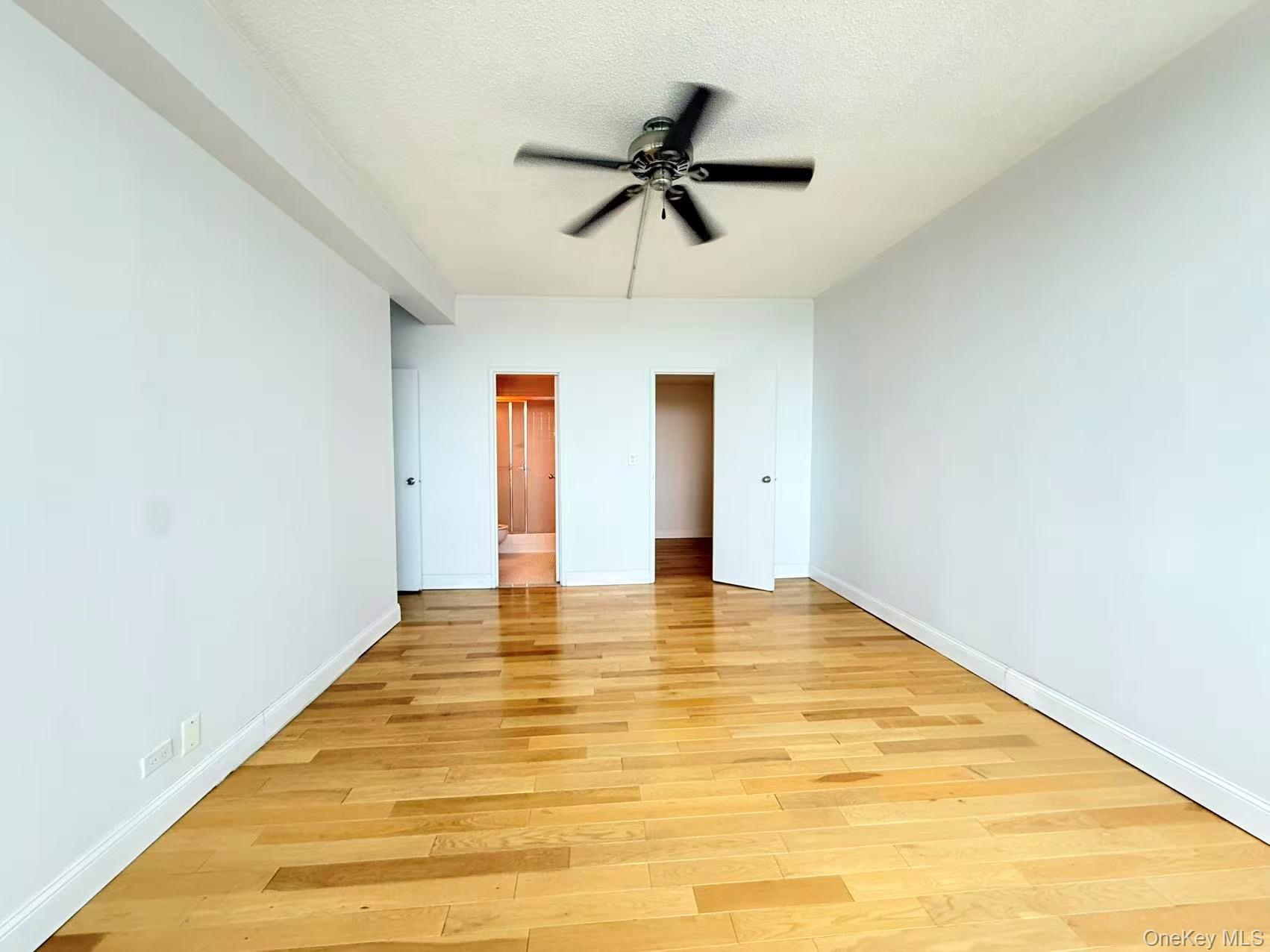 #12 photo, 2 Bay Club Drive, クイーンズ区 Bayside , NY 11360