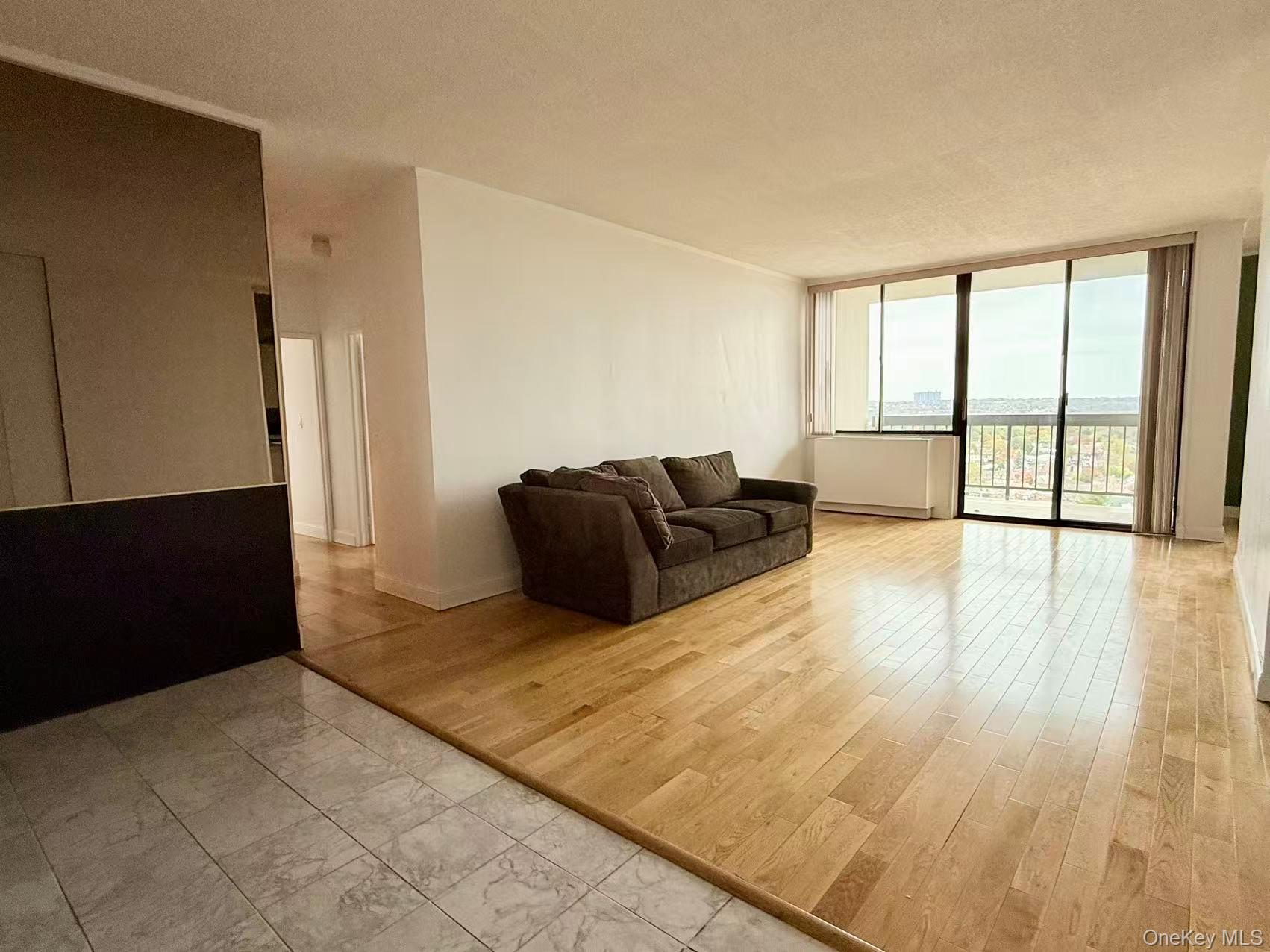 #2 photo, 2 Bay Club Drive, クイーンズ区 Bayside , NY 11360