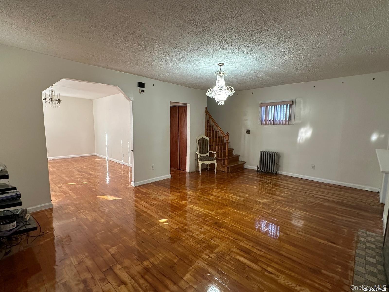 #5 photo, 215-16 111th Avenue, クイーンズ区 Queens Village , NY 11429