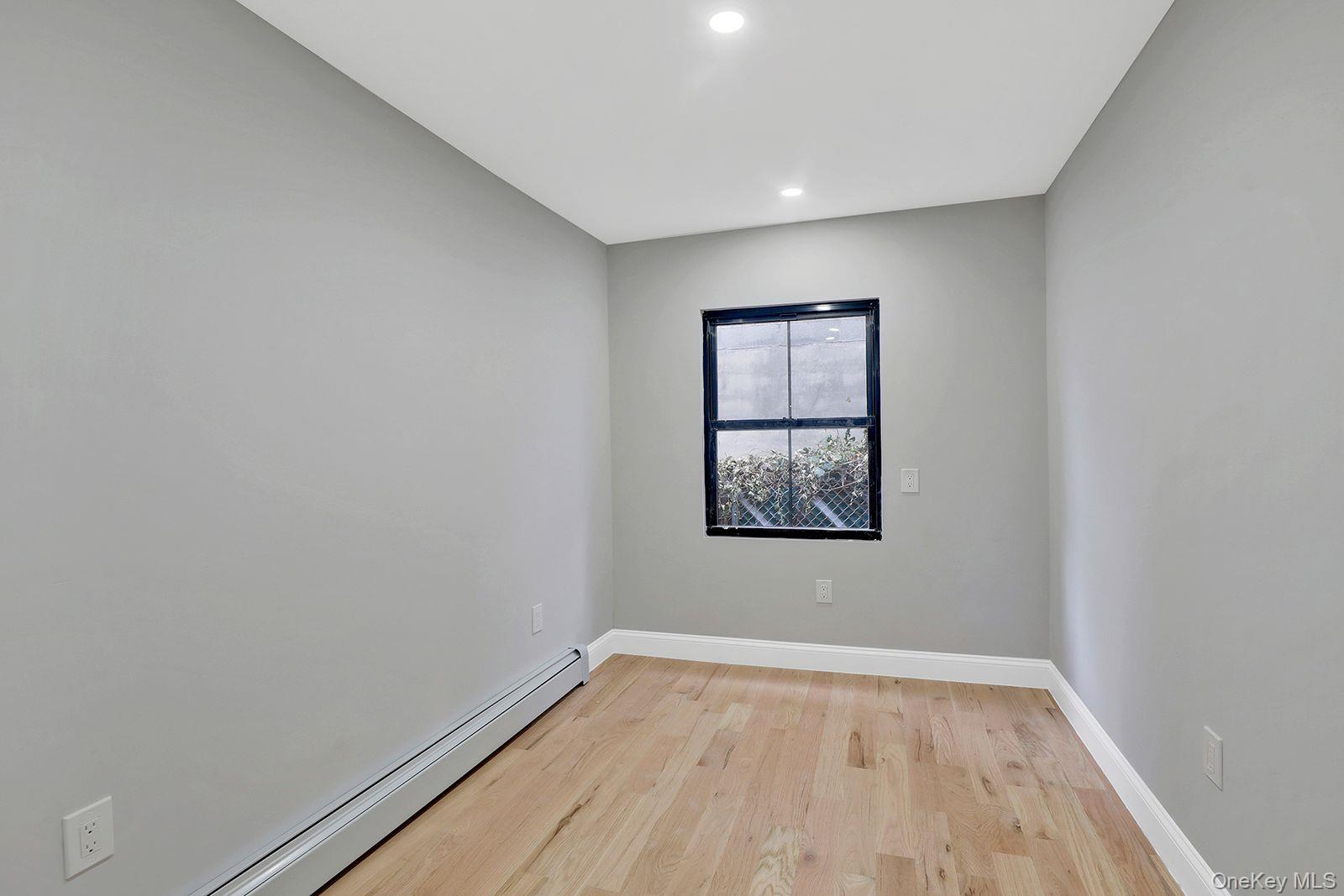 #13 photo, 338 Calhoun Avenue, ブロンクス区 Bronx , NY 10465