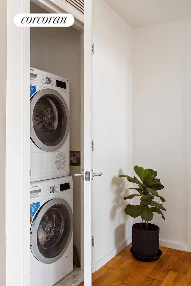 #9 photo, 635 W 42ND Street, マンハッタン Hells Kitchen , NY 10036