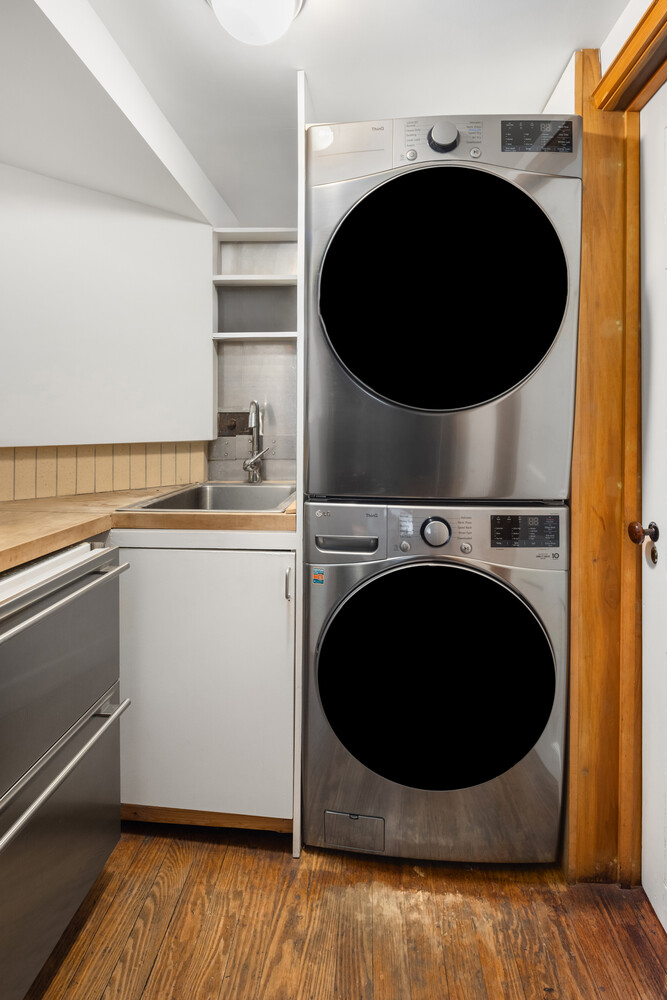 #6 photo, New York City, Fulton/Seaport , NY 10038