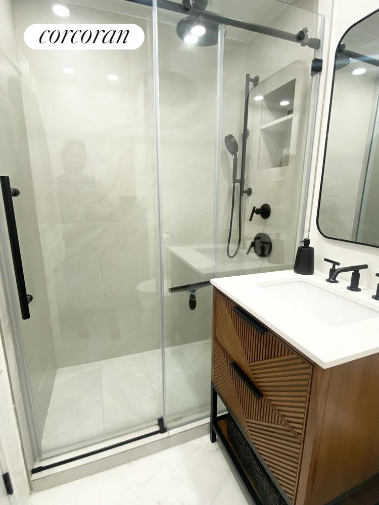 #11 photo, 305 E 40TH Street, Murray Hill , NY 10017