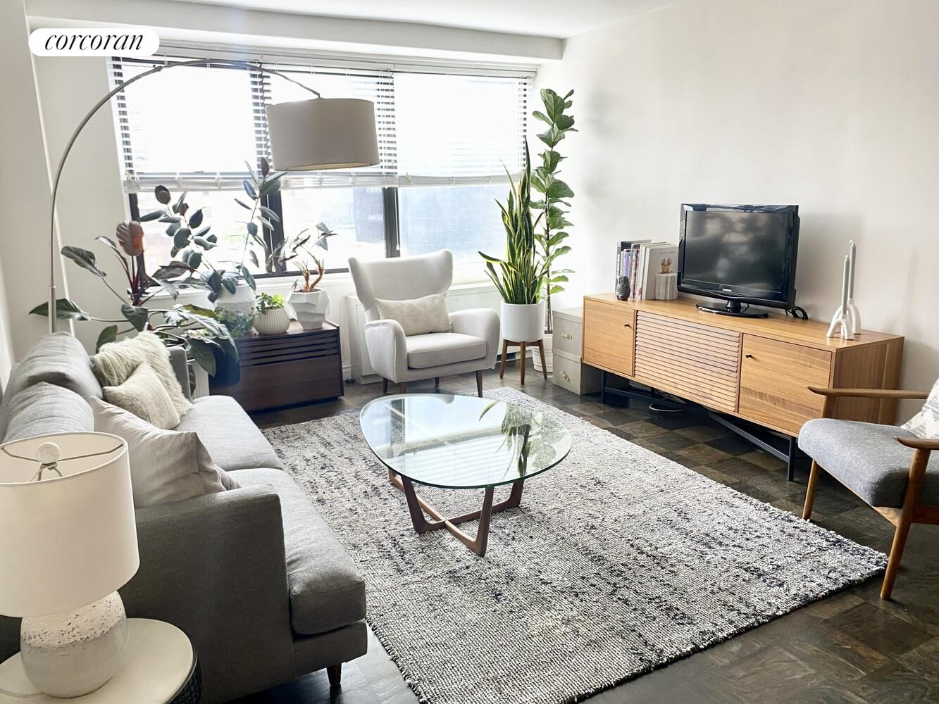 #2 photo, 305 E 40TH Street, Murray Hill , NY 10017