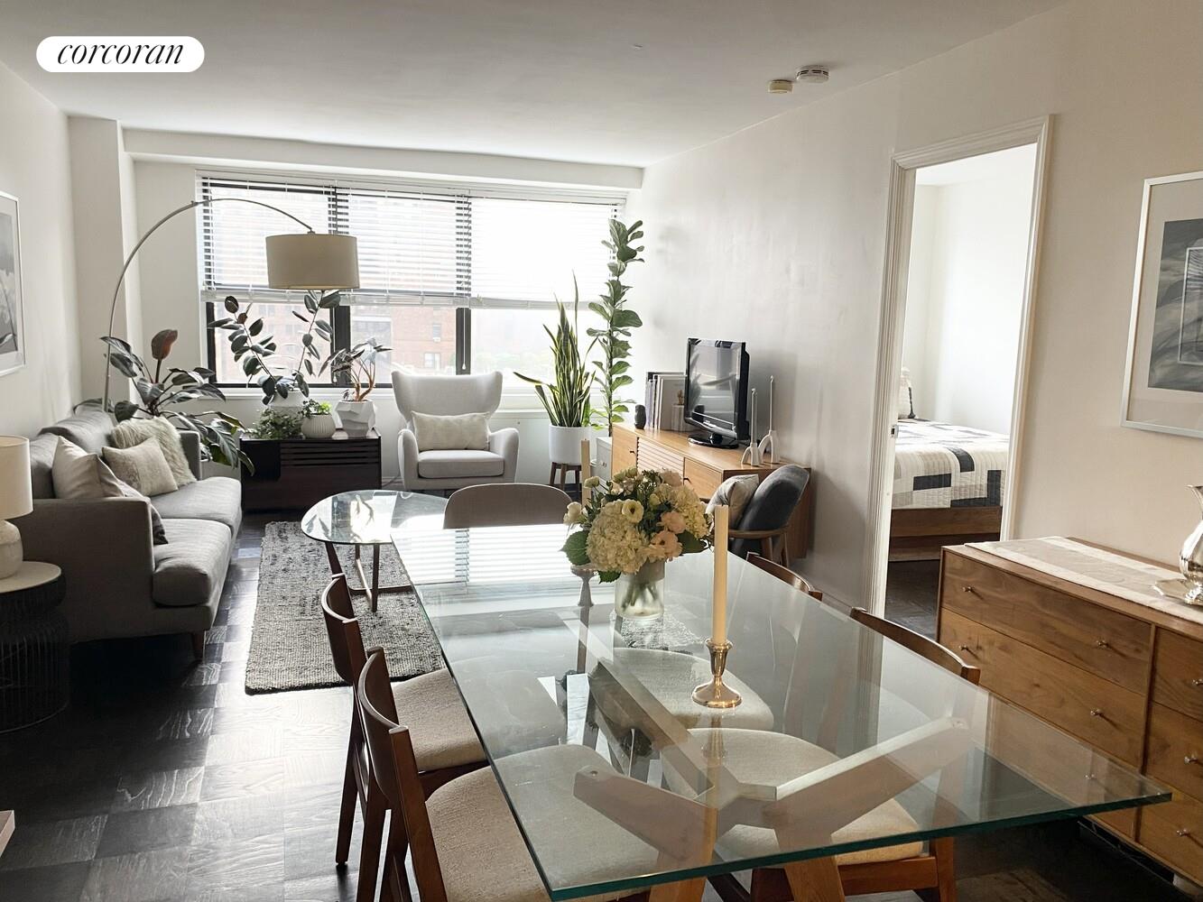 #4 photo, 305 E 40TH Street, Murray Hill , NY 10017