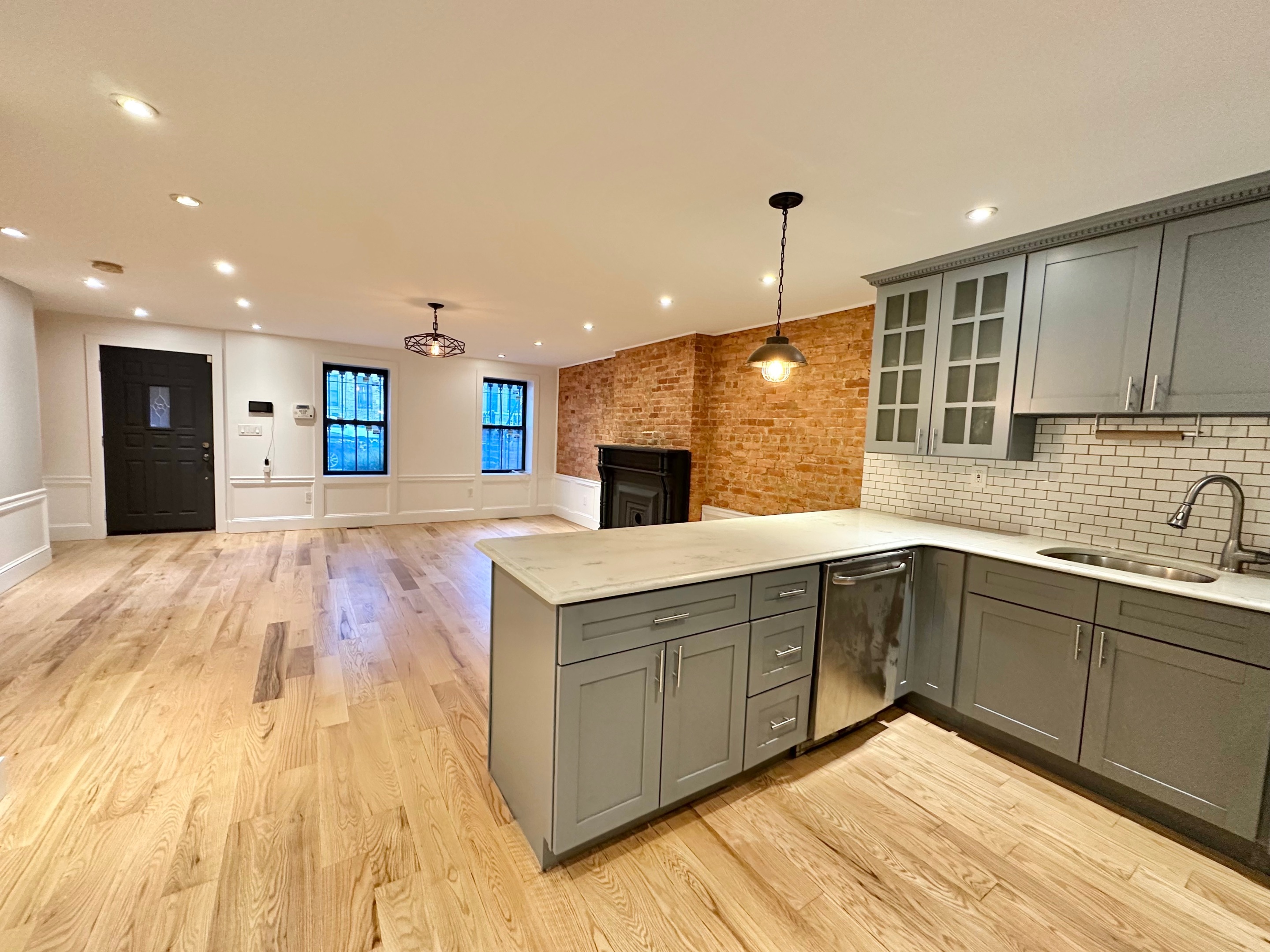 #3 photo, 422 Chauncey Street, ブルックリン区 Ocean Hill , NY 11233