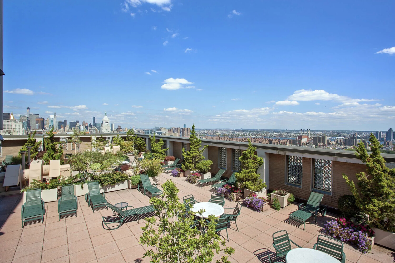 #7 photo, 60 E 8TH Street, マンハッタン Greenwich Village , NY 10003