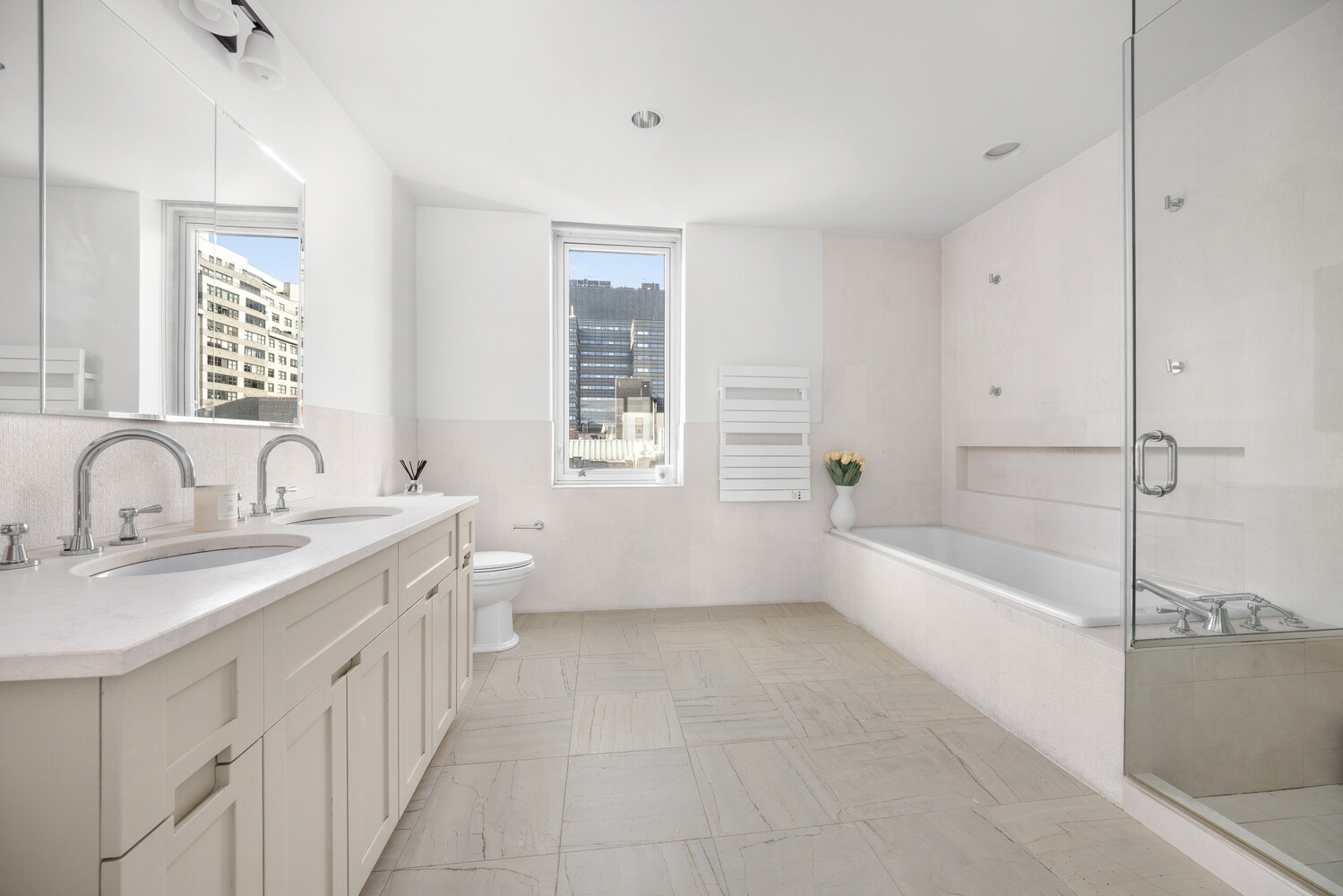 #11 photo, 8 UNION Square S, מנהטן Greenwich Village , NY 10003