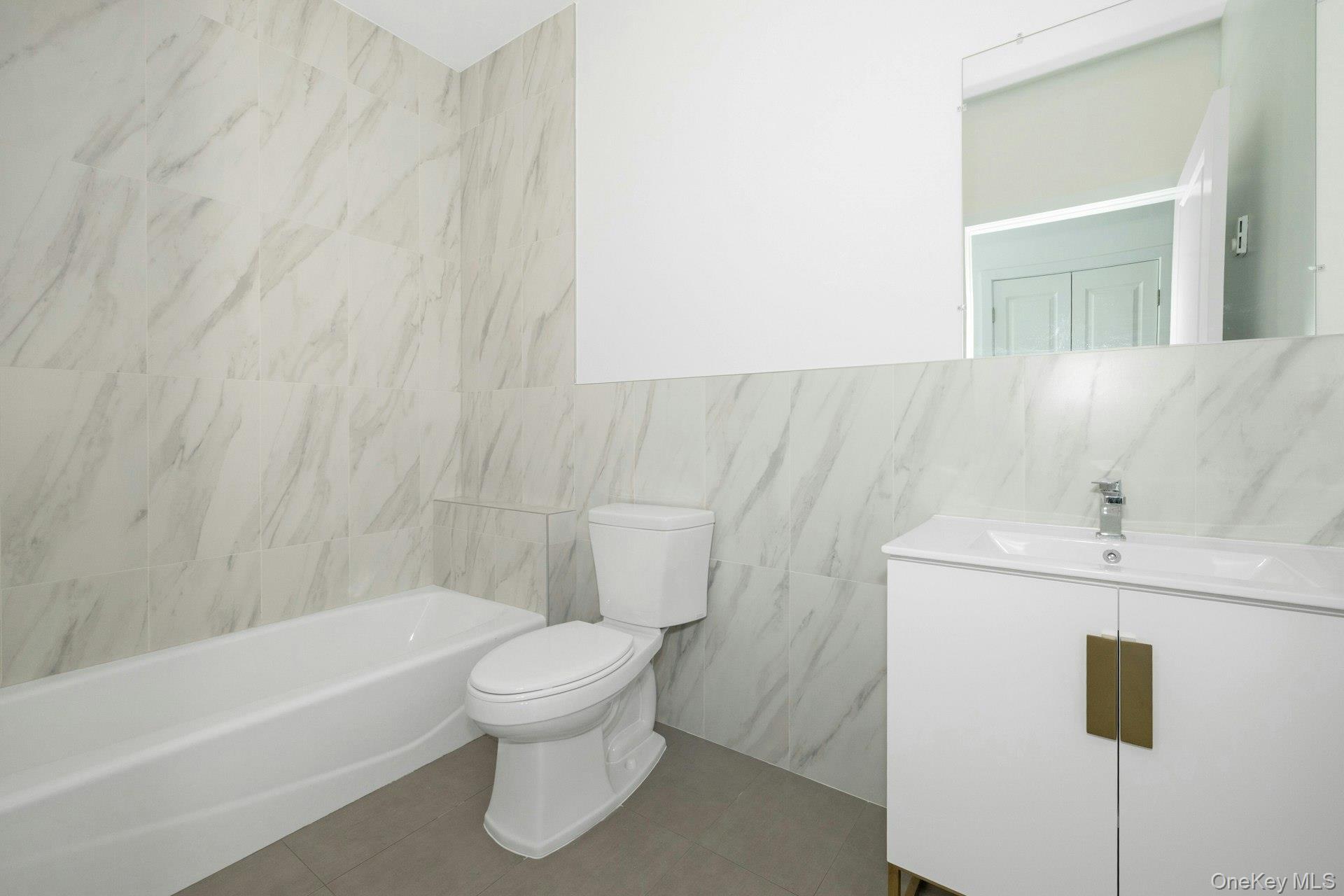 #11 photo, 962 S Route 9W, Congers , NY 10920