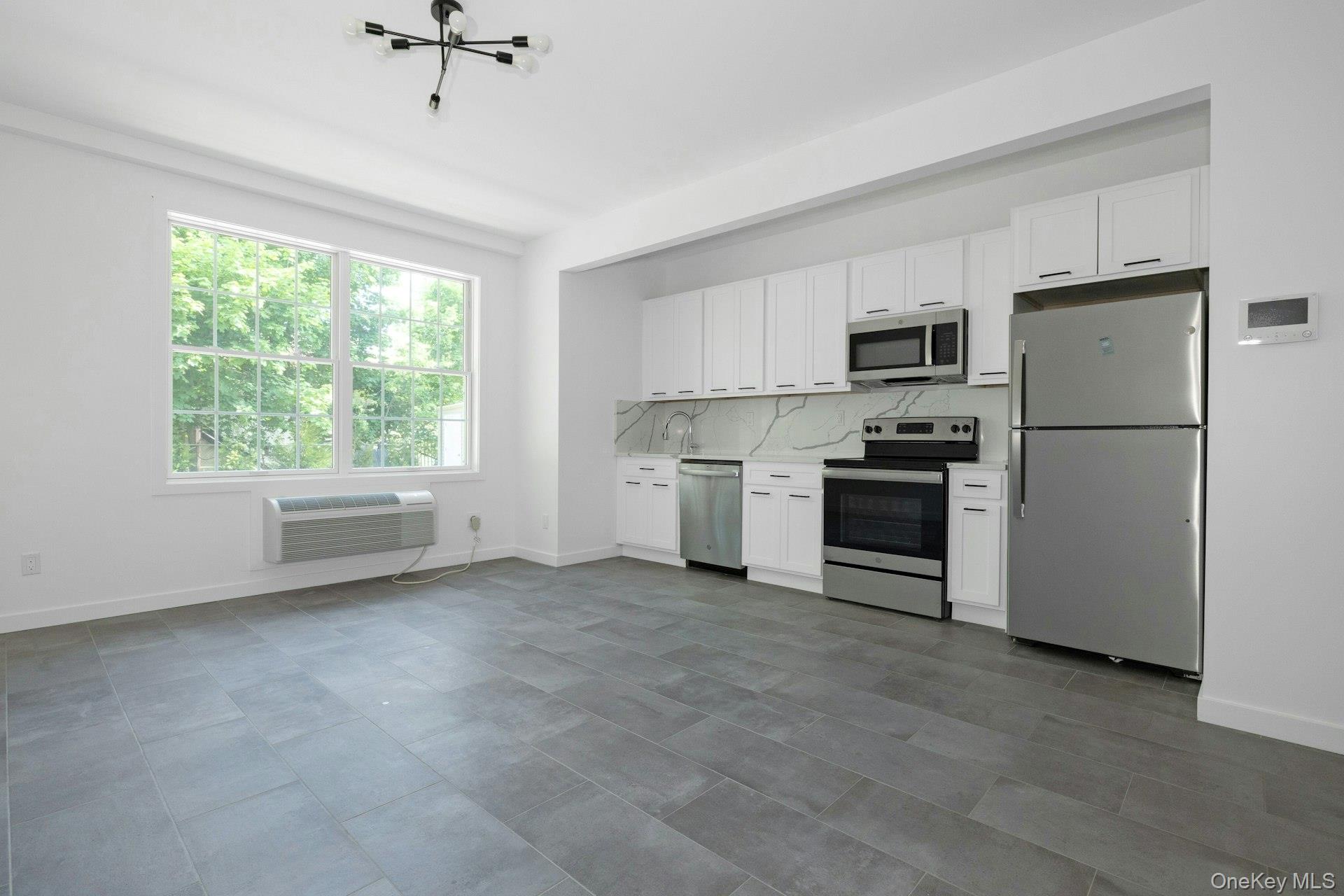 #8 photo, 962 S Route 9W, Congers , NY 10920