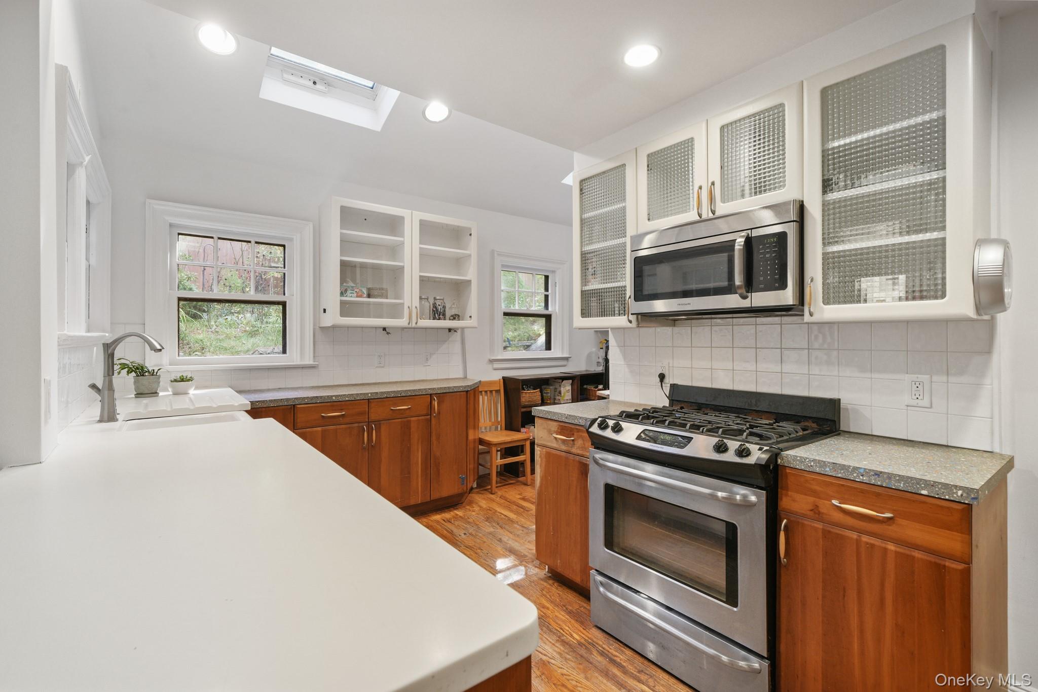 #11 photo, 40 Holland Place, Hartsdale , NY 10530