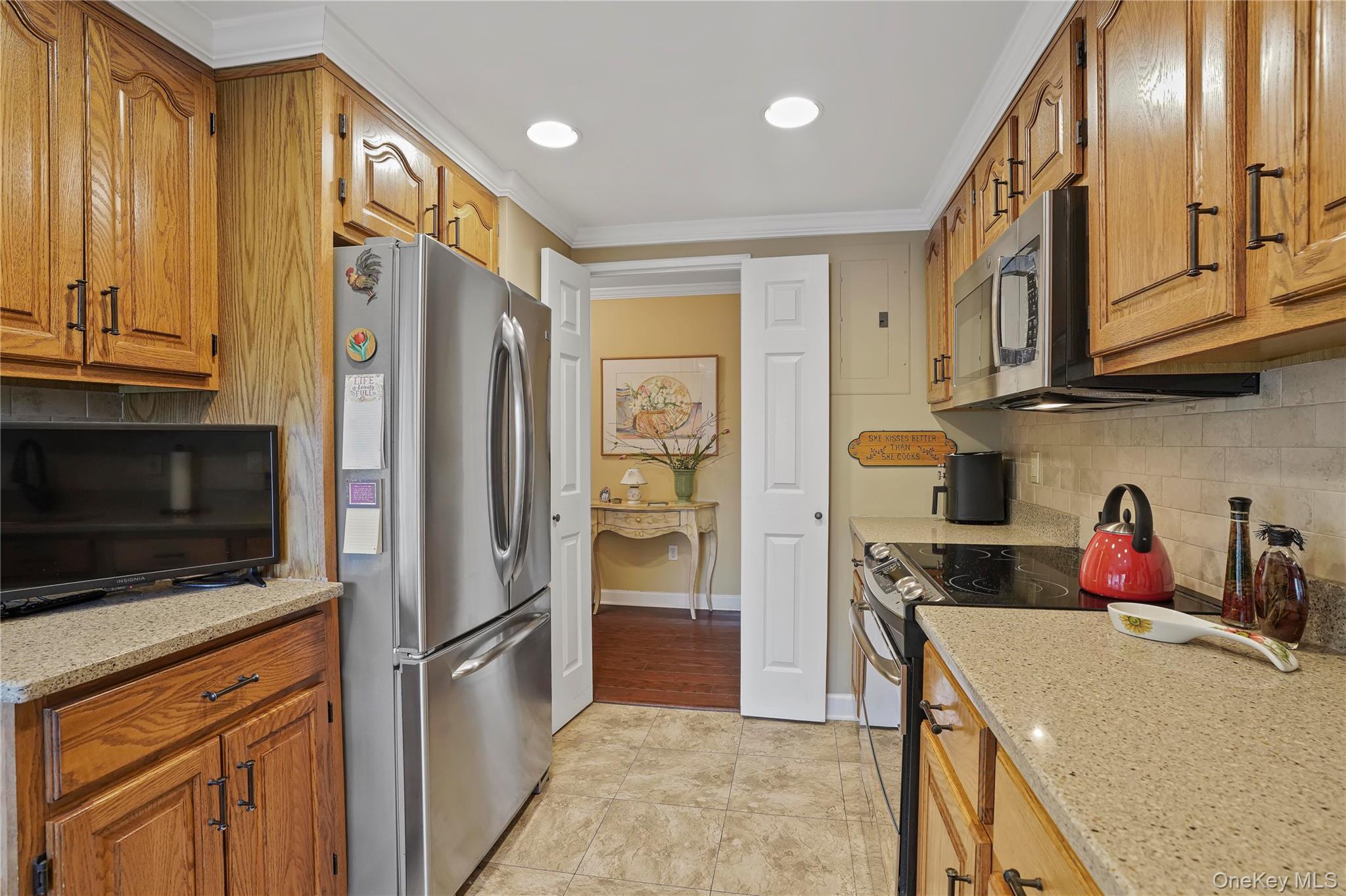 #11 photo, 500 High Point Drive, Hartsdale , NY 10530