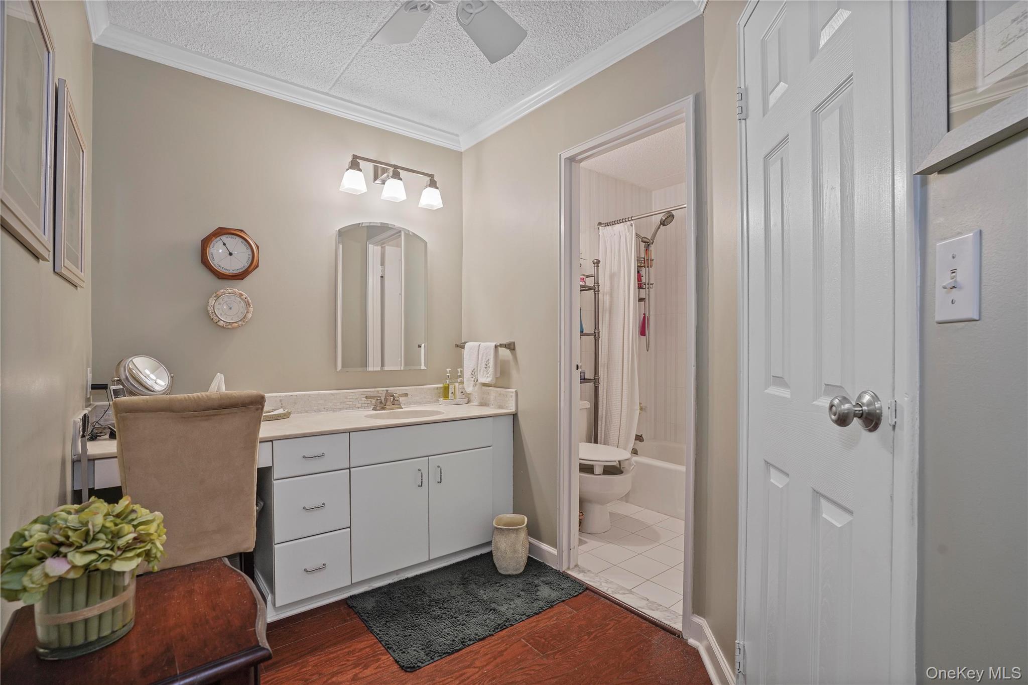 #20 photo, 500 High Point Drive, Hartsdale , NY 10530