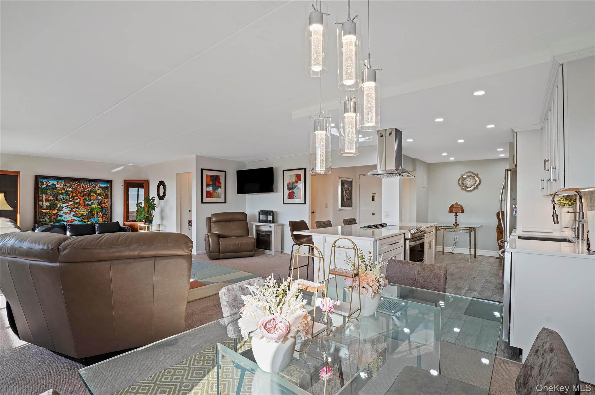 #18 photo, 200 High Point Drive, Hartsdale , NY 10530