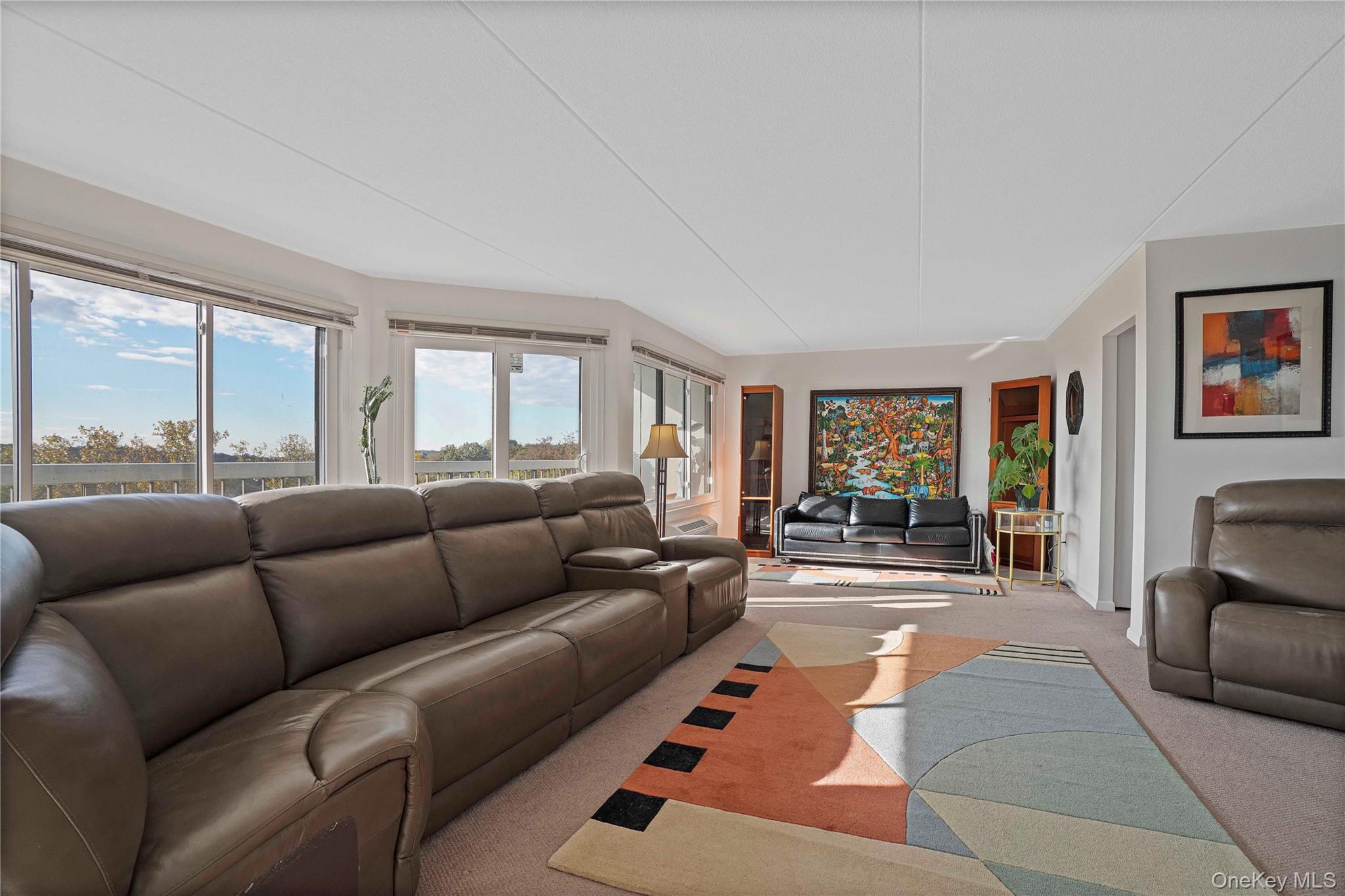 #20 photo, 200 High Point Drive, Hartsdale , NY 10530