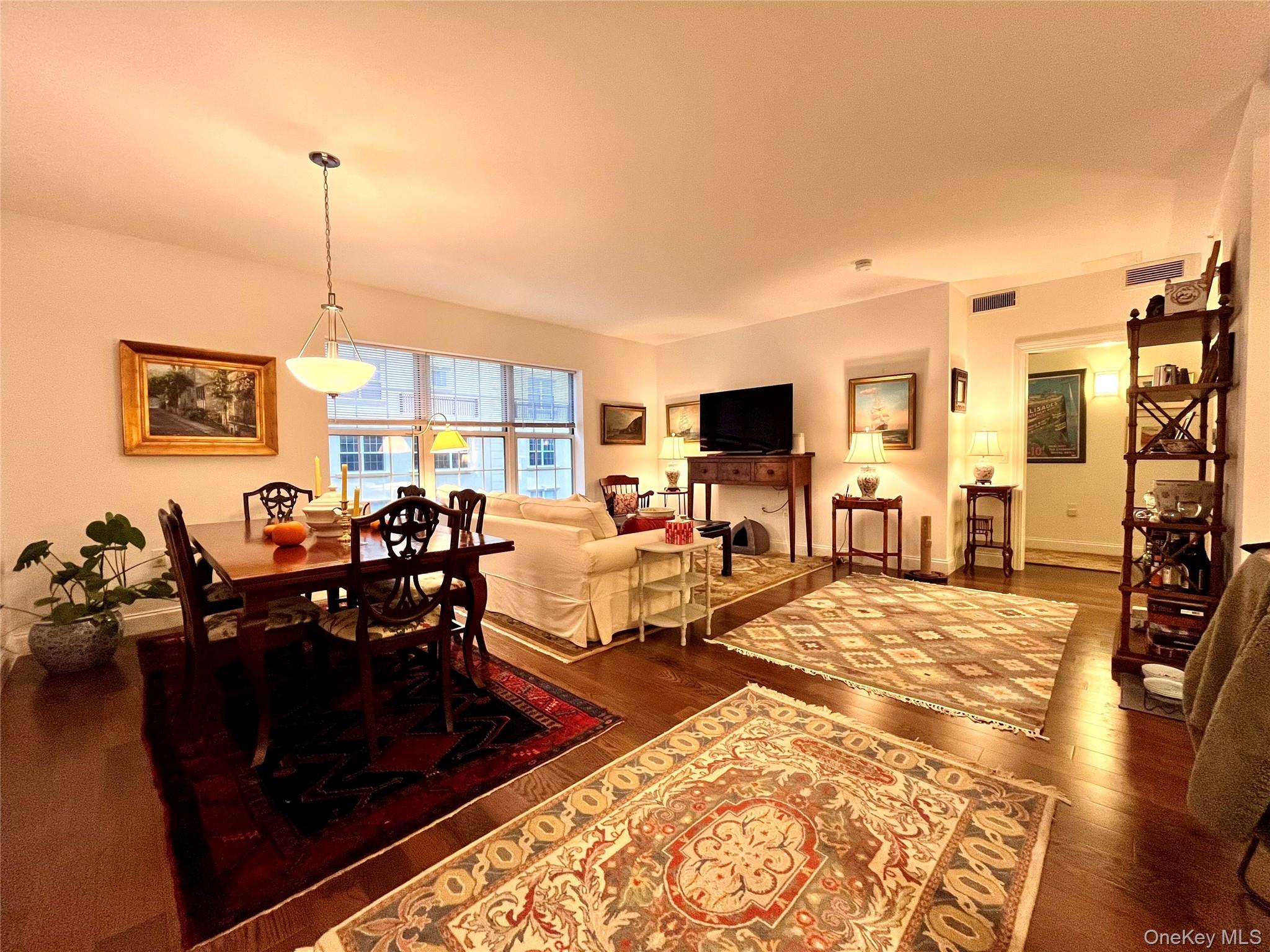 #12 photo, 10 Byron Place, Larchmont , NY 10538